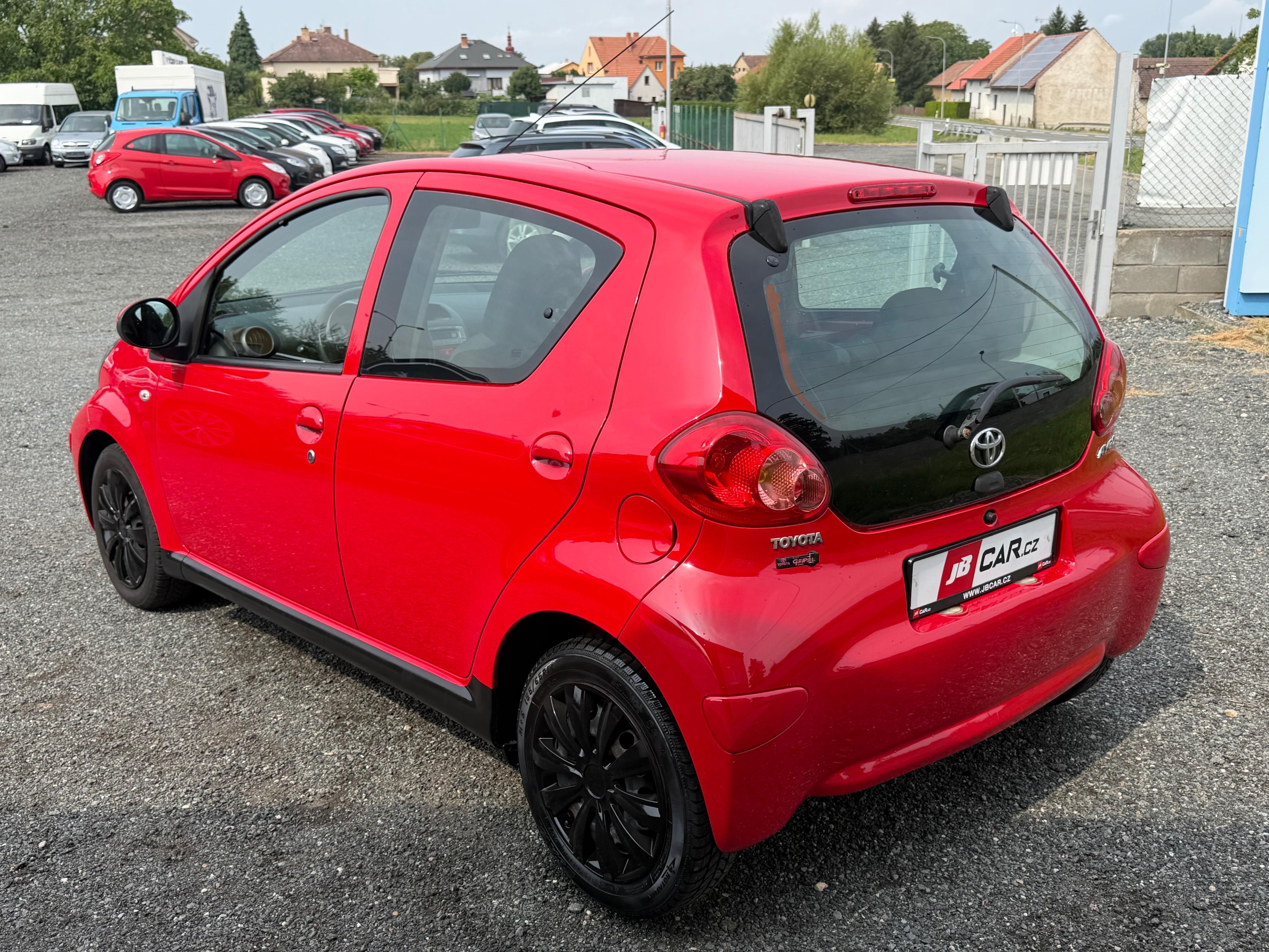 Toyota Aygo, 1.0I 50KW KLIMA 1.MAJITEL - fotka 4
