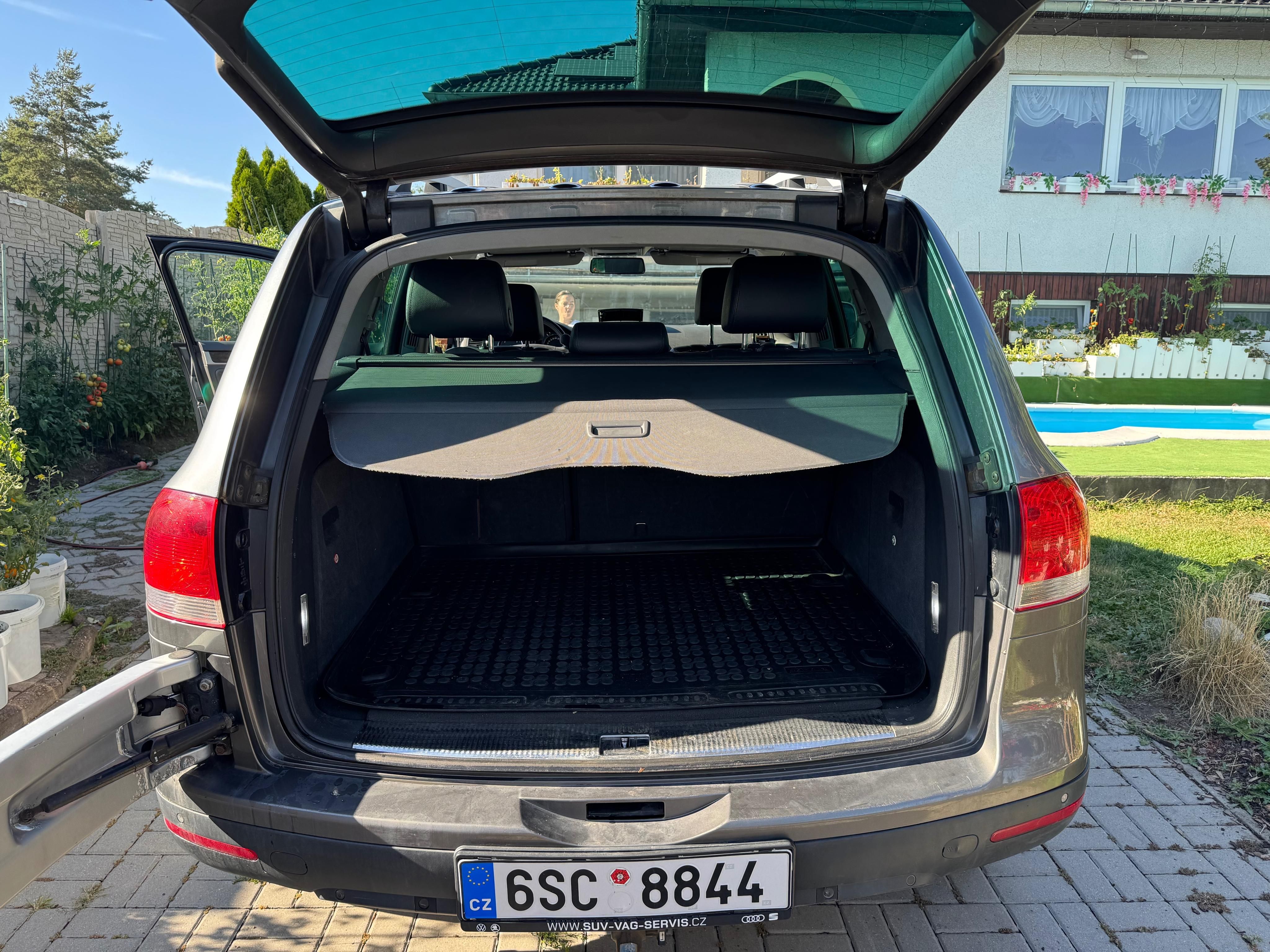 Volkswagen Touareg, 3.0 TDI V6 165kW po servisech! - fotka 6