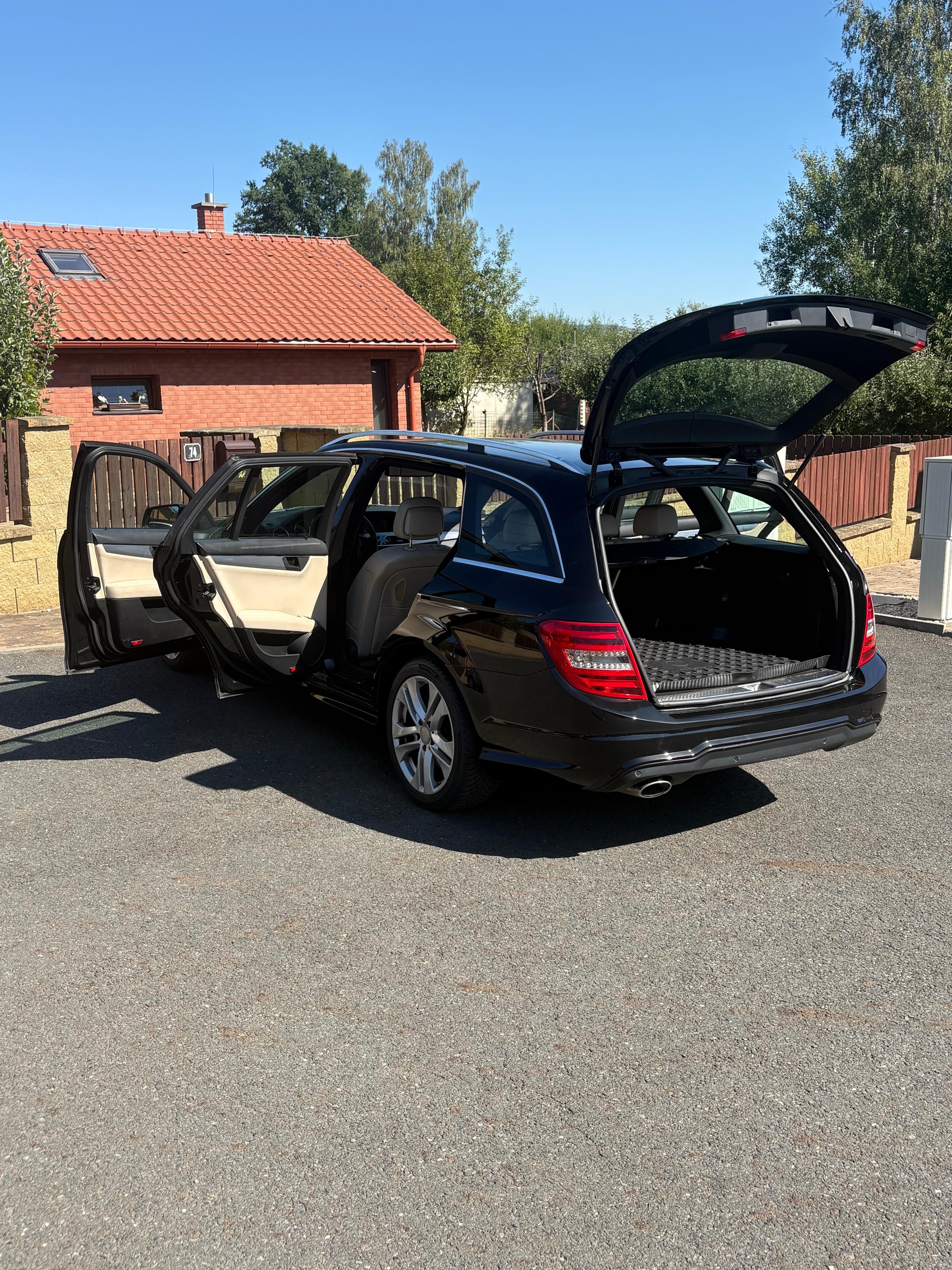 Mercedes-Benz Třídy C, C250, CDI 4MATIC - fotka 5
