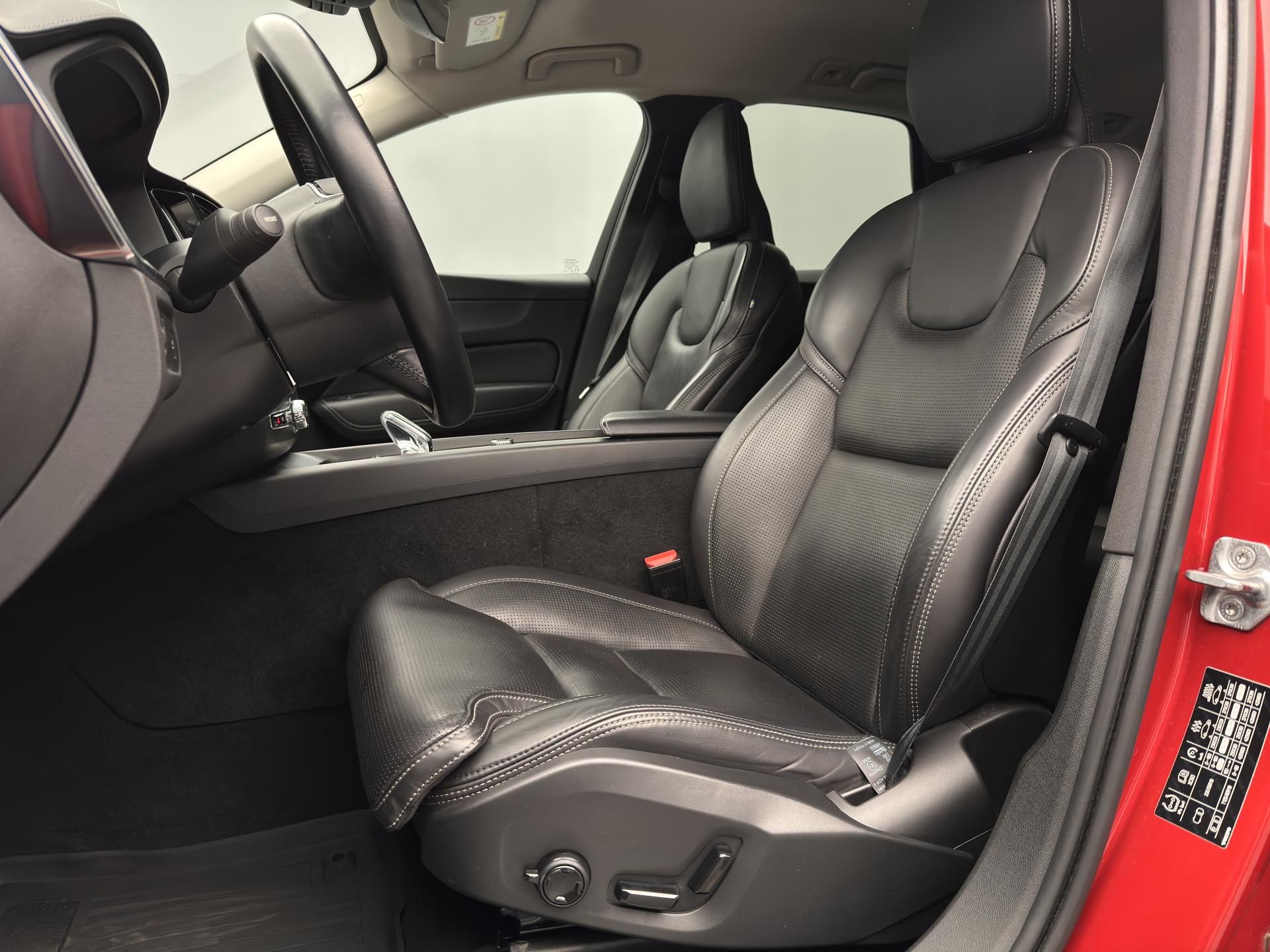 Volvo XC60, B4 INSCRIPTION CZ 1.maj - fotka 4