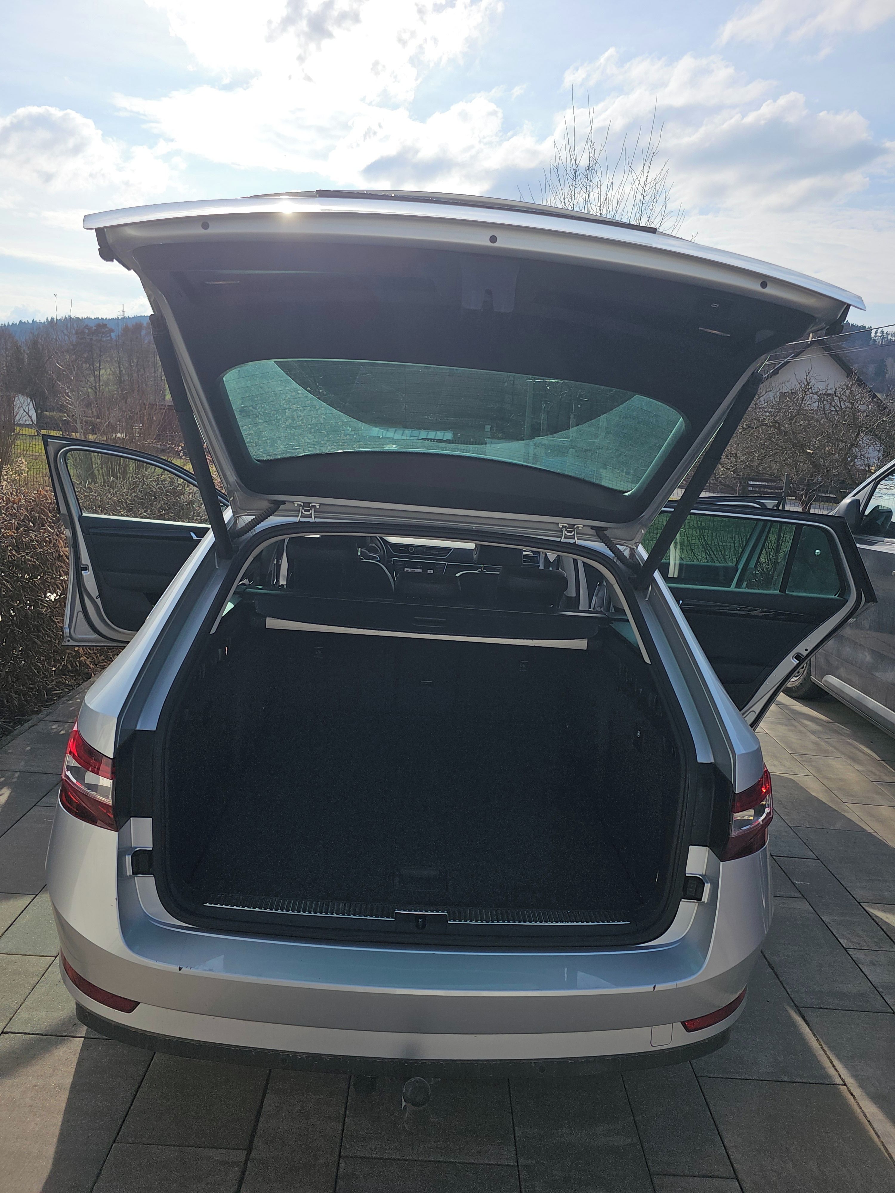 Škoda Superb, Škoda superb L&K 2.0 TDI 110KW - fotka 2