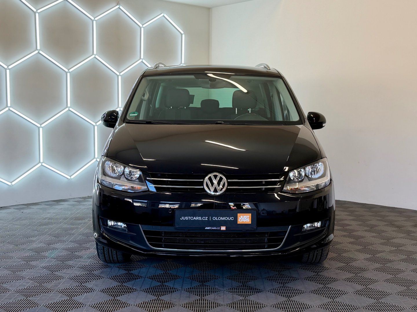 Volkswagen Sharan, 2.0TDi, DSG, 7-MÍST, 1.MAJ - fotka 2
