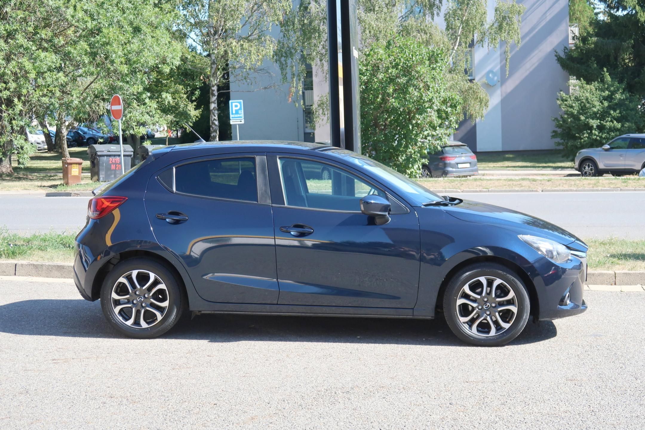 Mazda 2, 1,5 G90 Takumi Navi, ČR, tažné - fotka 4