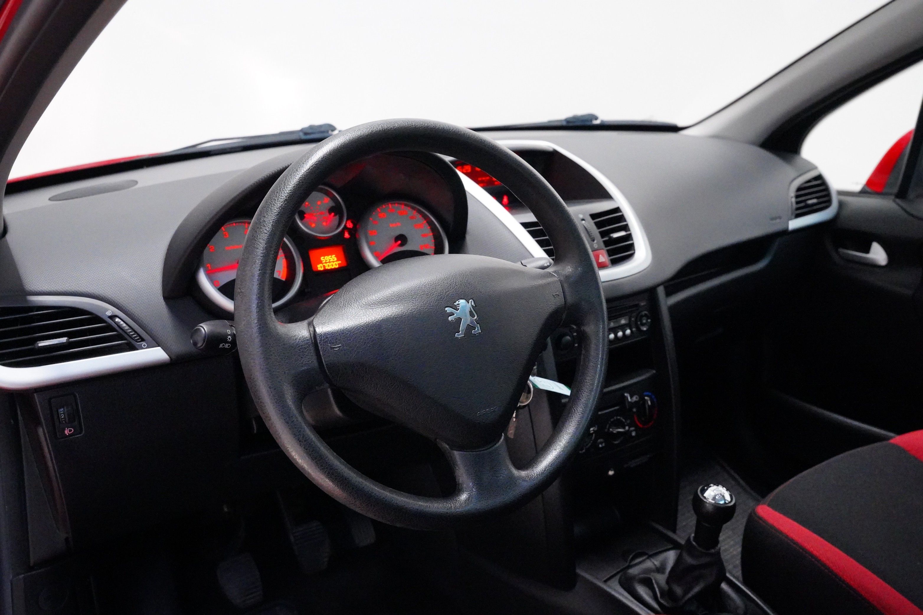 Peugeot 207, 1.4 16V 70 kW VTi Trendy - fotka 5