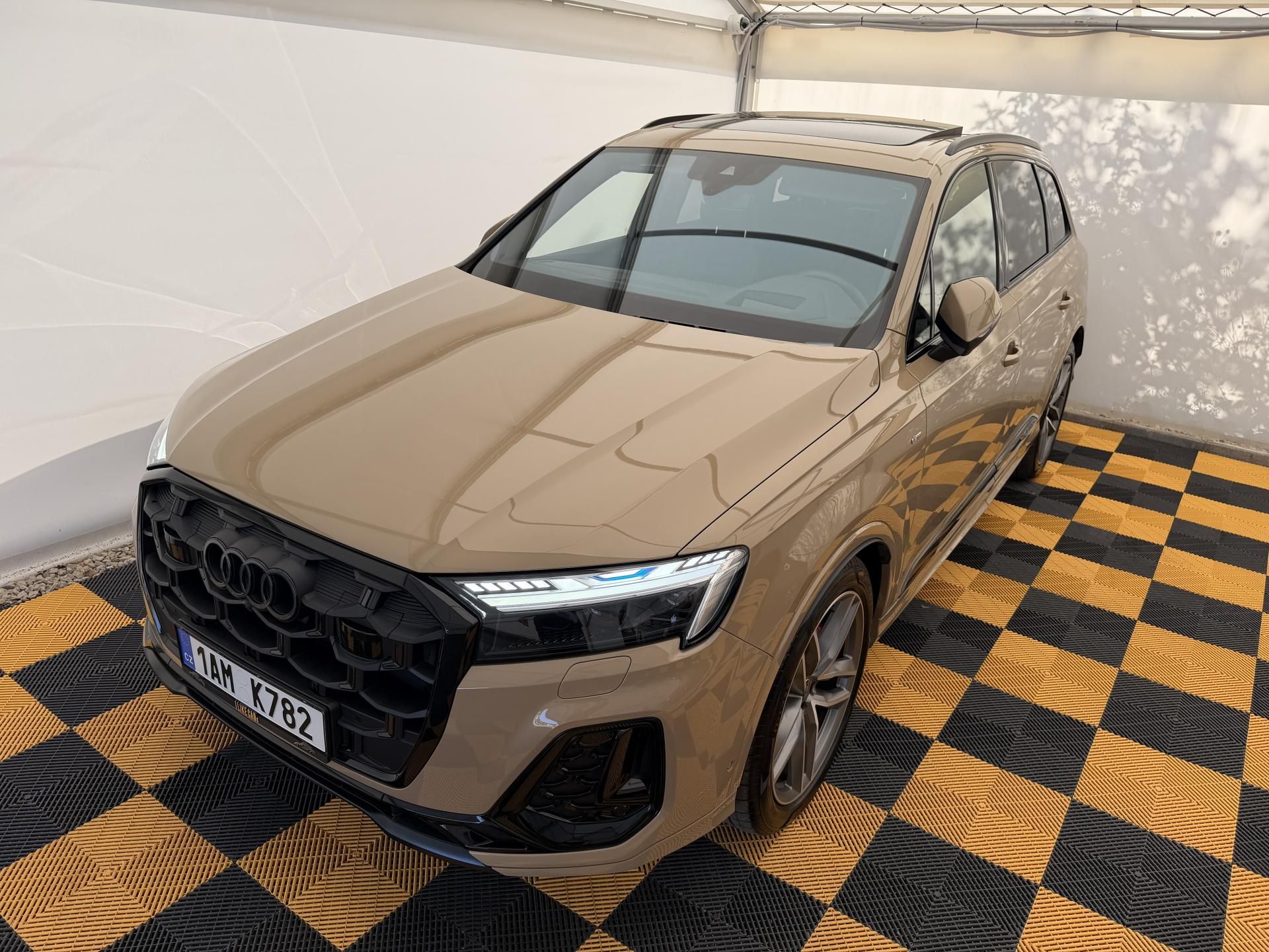 Audi Q7, 3.0Tdi*7-mist*CZ*DPH*S-Line