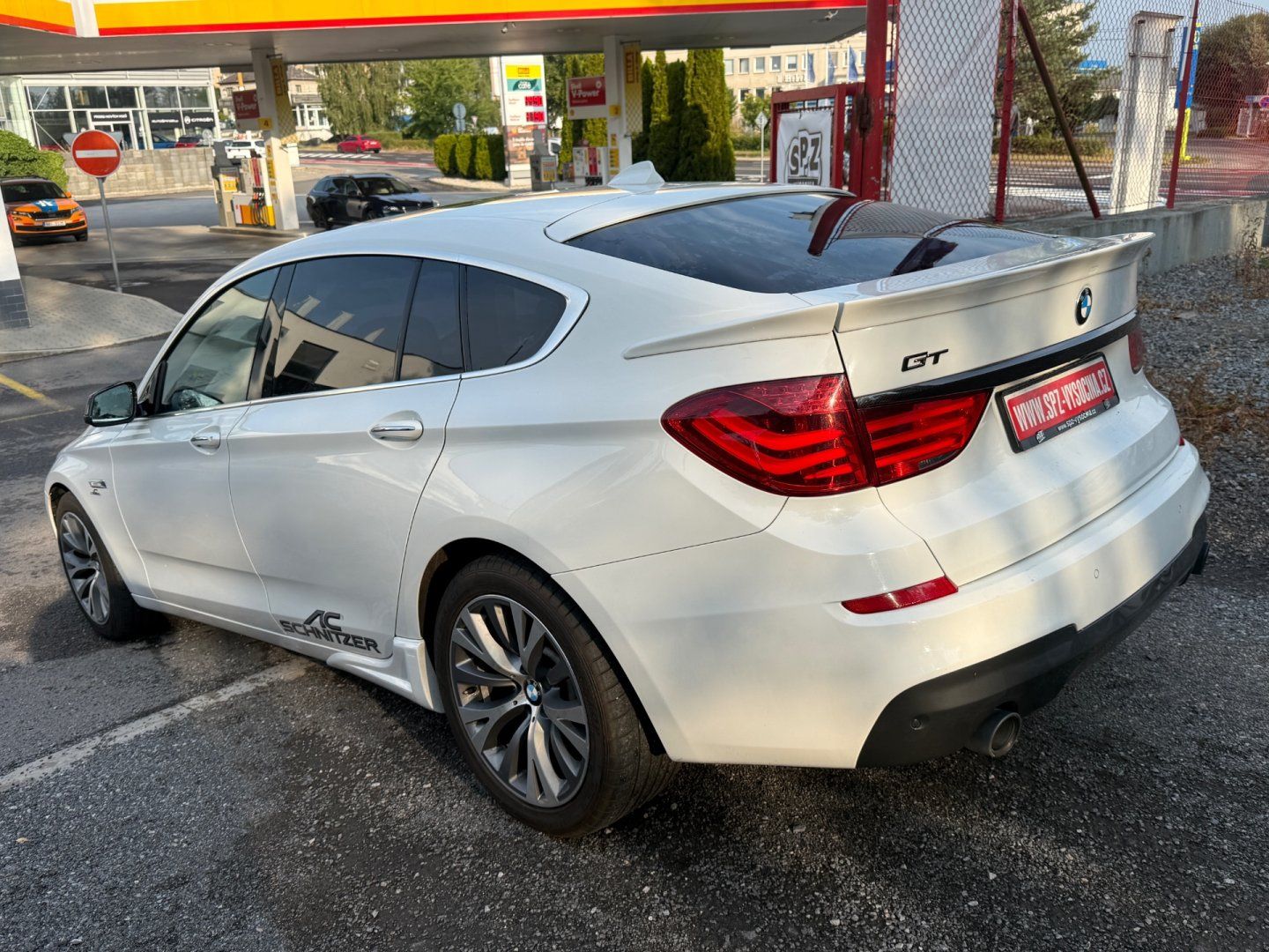 BMW Řada 5, GT 535d xDrive - fotka 6