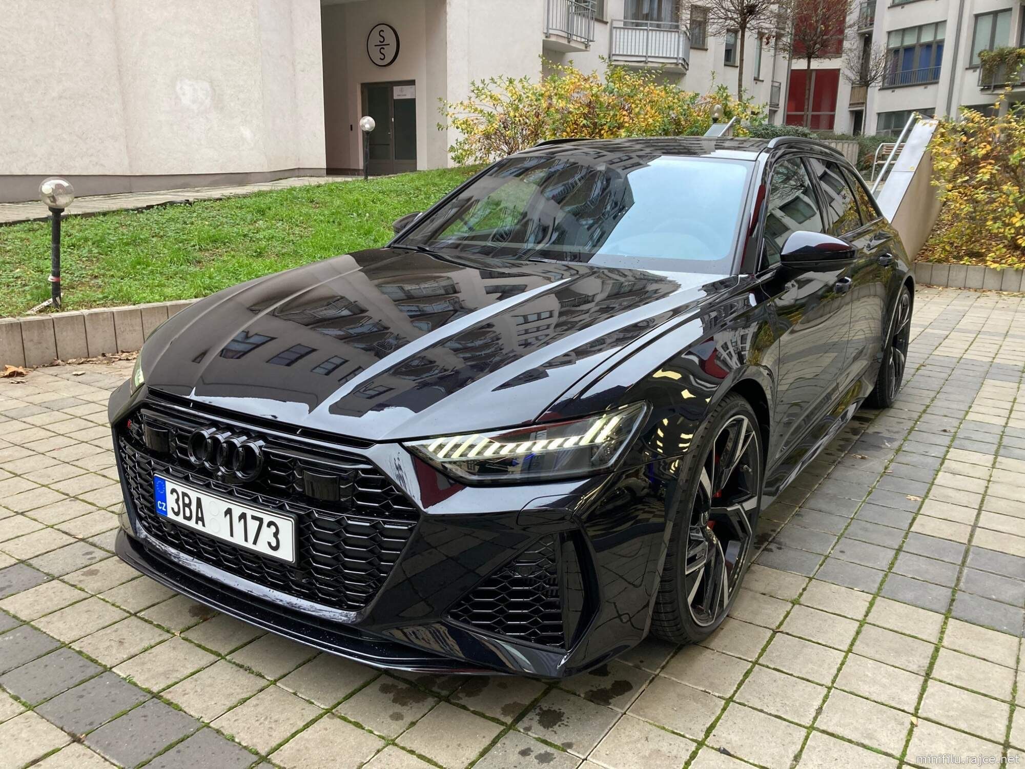 Audi RS6, TOP stav, karbon brzdy, panora