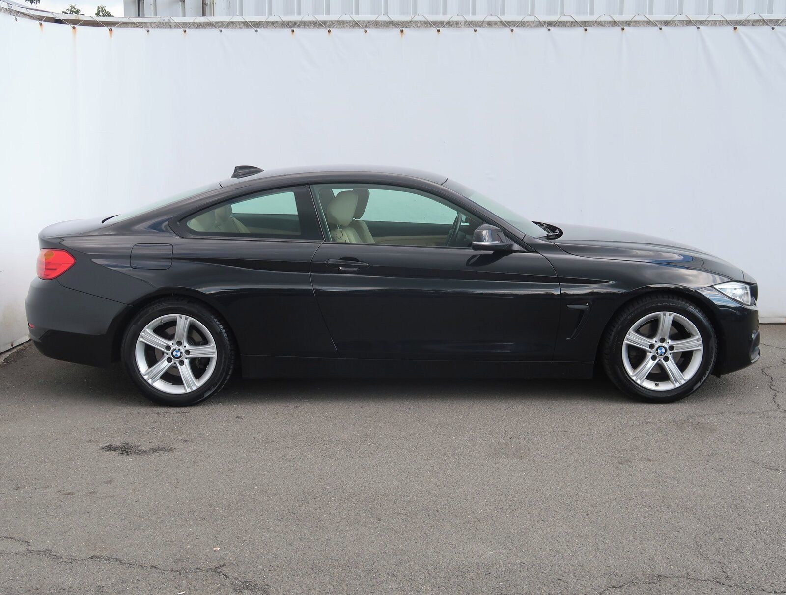 BMW Řada 4, 418d, Kůže, Bi-Xenony - fotka 6