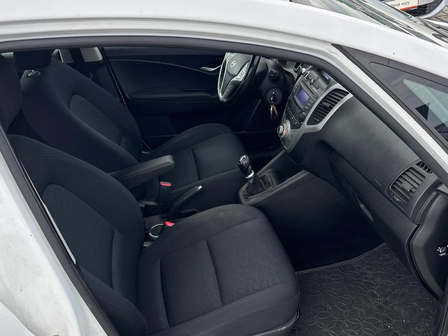 Hyundai ix20, 1.6 CVVT / 92 kW - fotka 6