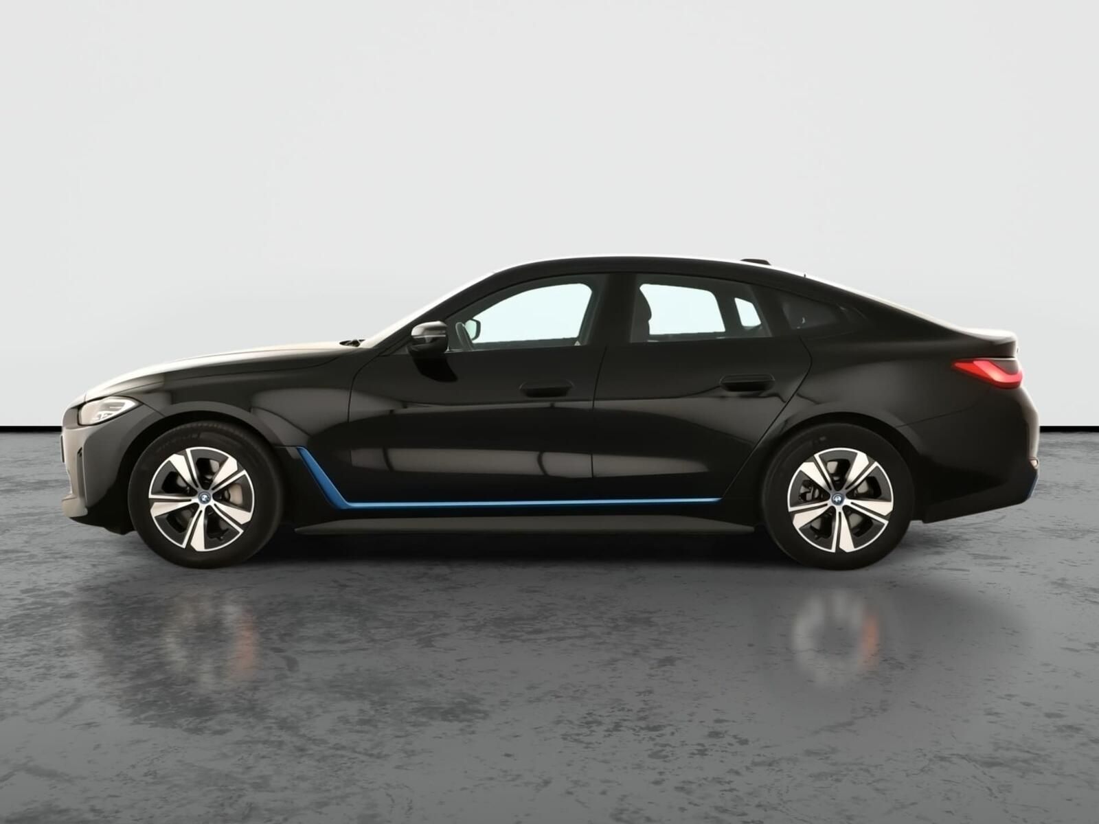 BMW i4, eDrive40, SoH 95% - fotka 3