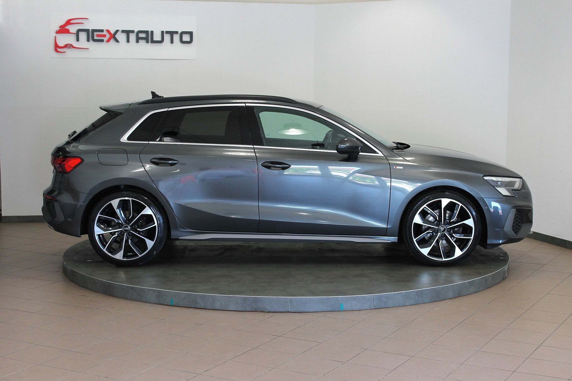 Audi A3, 35 TFSI 110kW SPORTBACK S-LINE - fotka 5