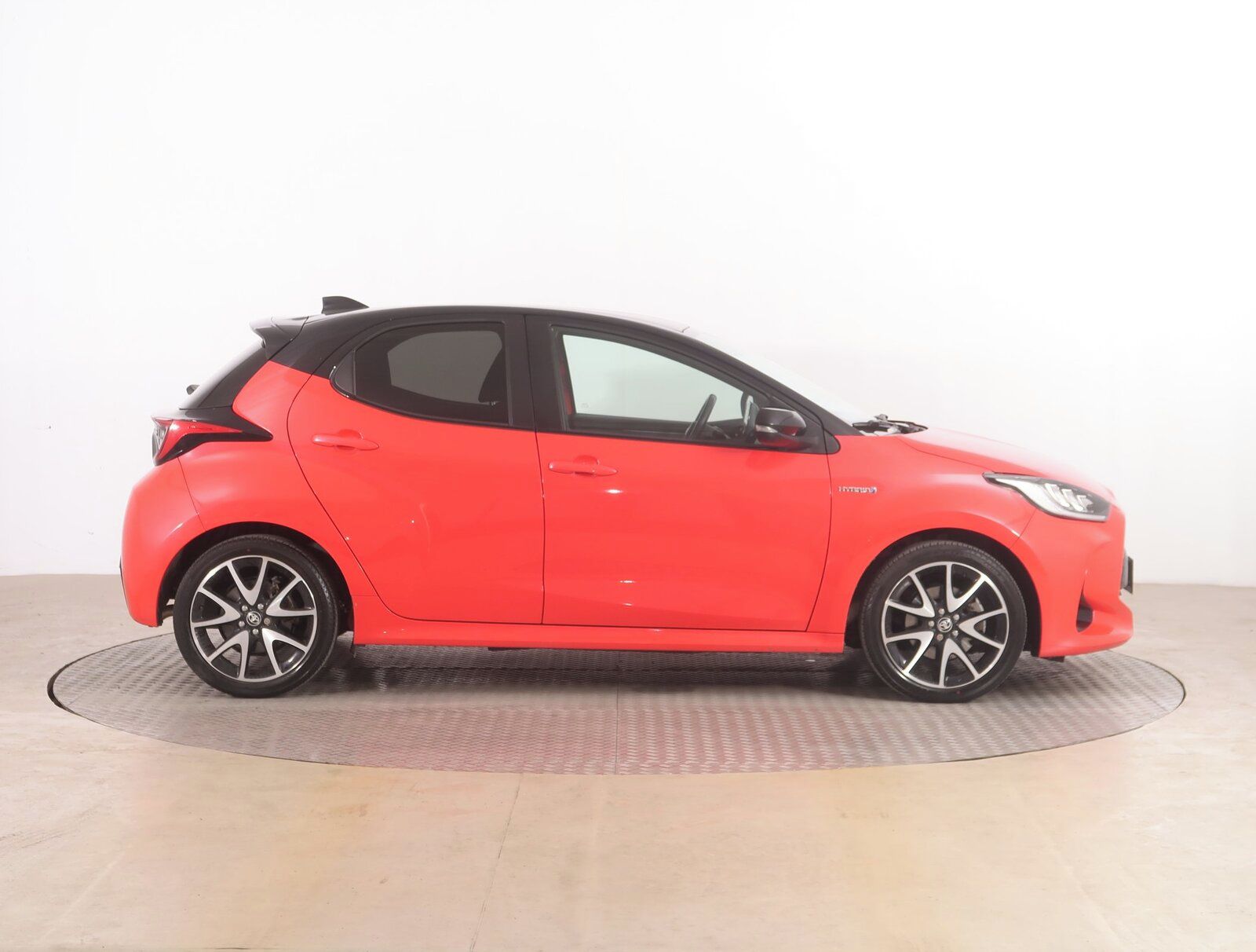 Toyota Yaris, 1.5 VVT-i Hybrid, Automat - fotka 6