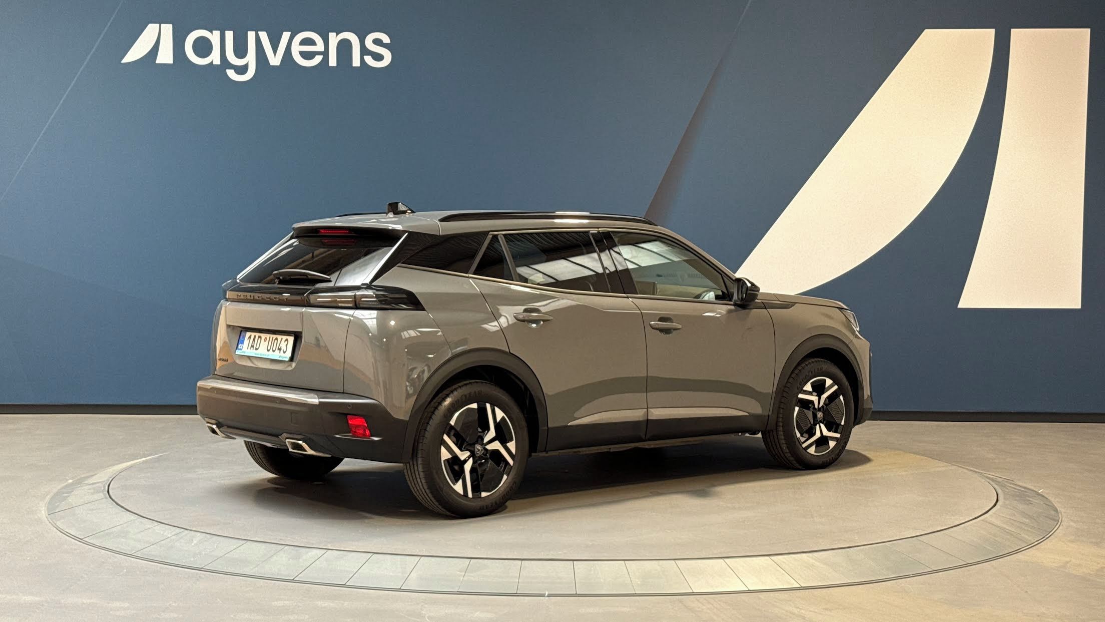 Peugeot 2008, ALLURE 1.2 PureTech 130 S&S EA - fotka 2
