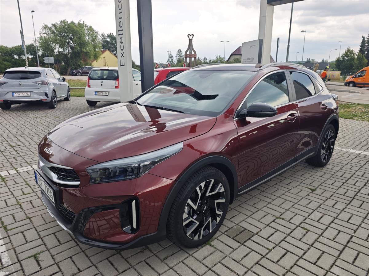 Kia XCee´d, 1,6 T-GDI 132kW 7DCT automat - fotka 2