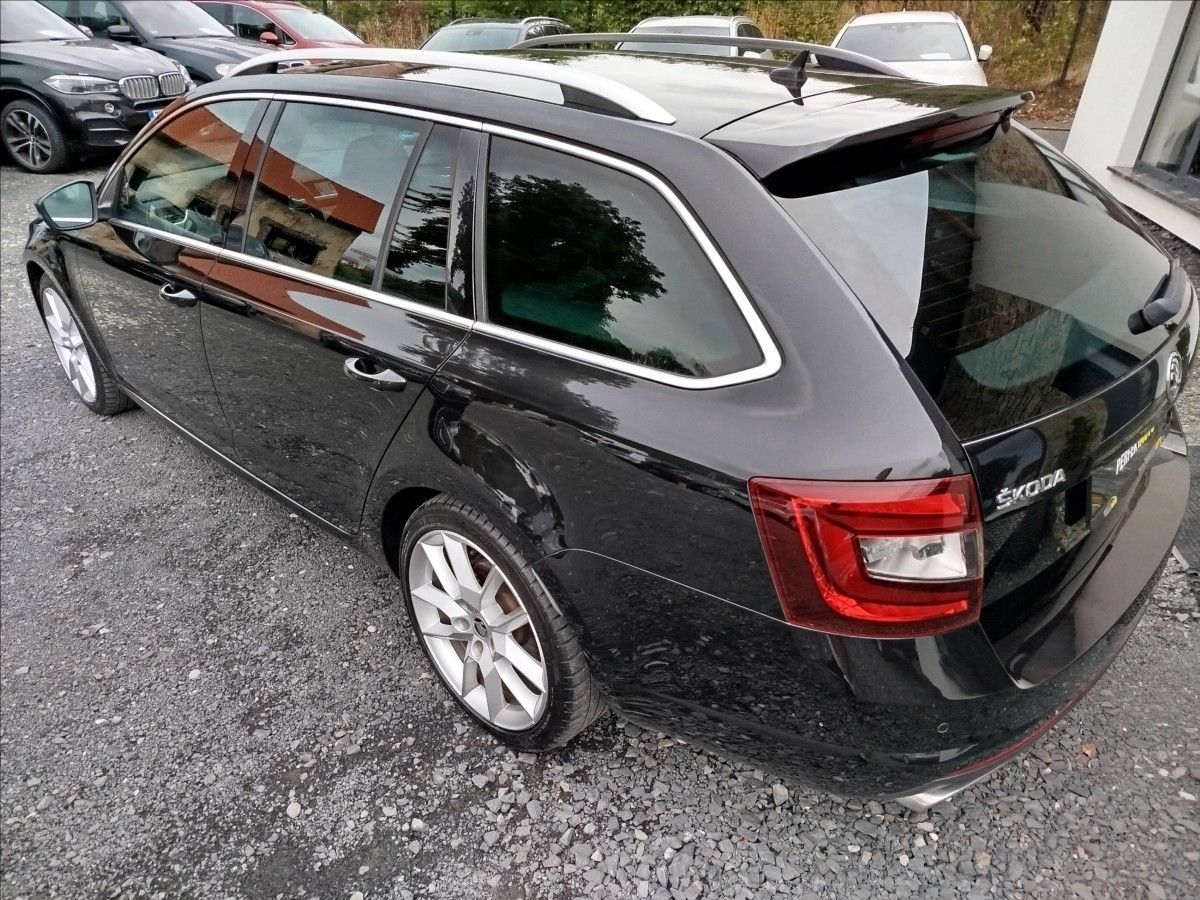 Škoda Octavia, 2,0 TDi 135 kW RS, DSG, KAMERA - fotka 4