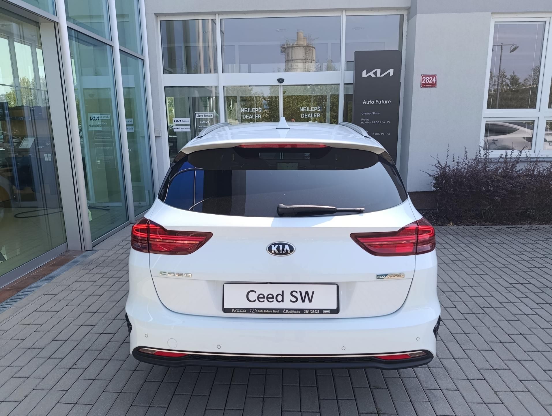 Kia Cee´d, 1.6 CRDi 7DCT  Top - fotka 5