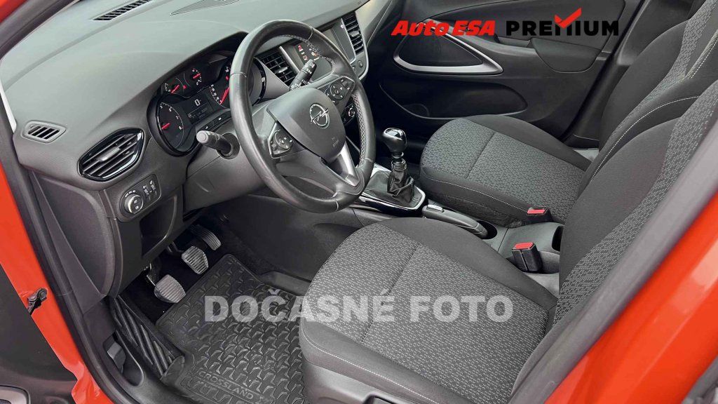 Opel Crossland X, 1.2T,1.maj,ČR - fotka 3