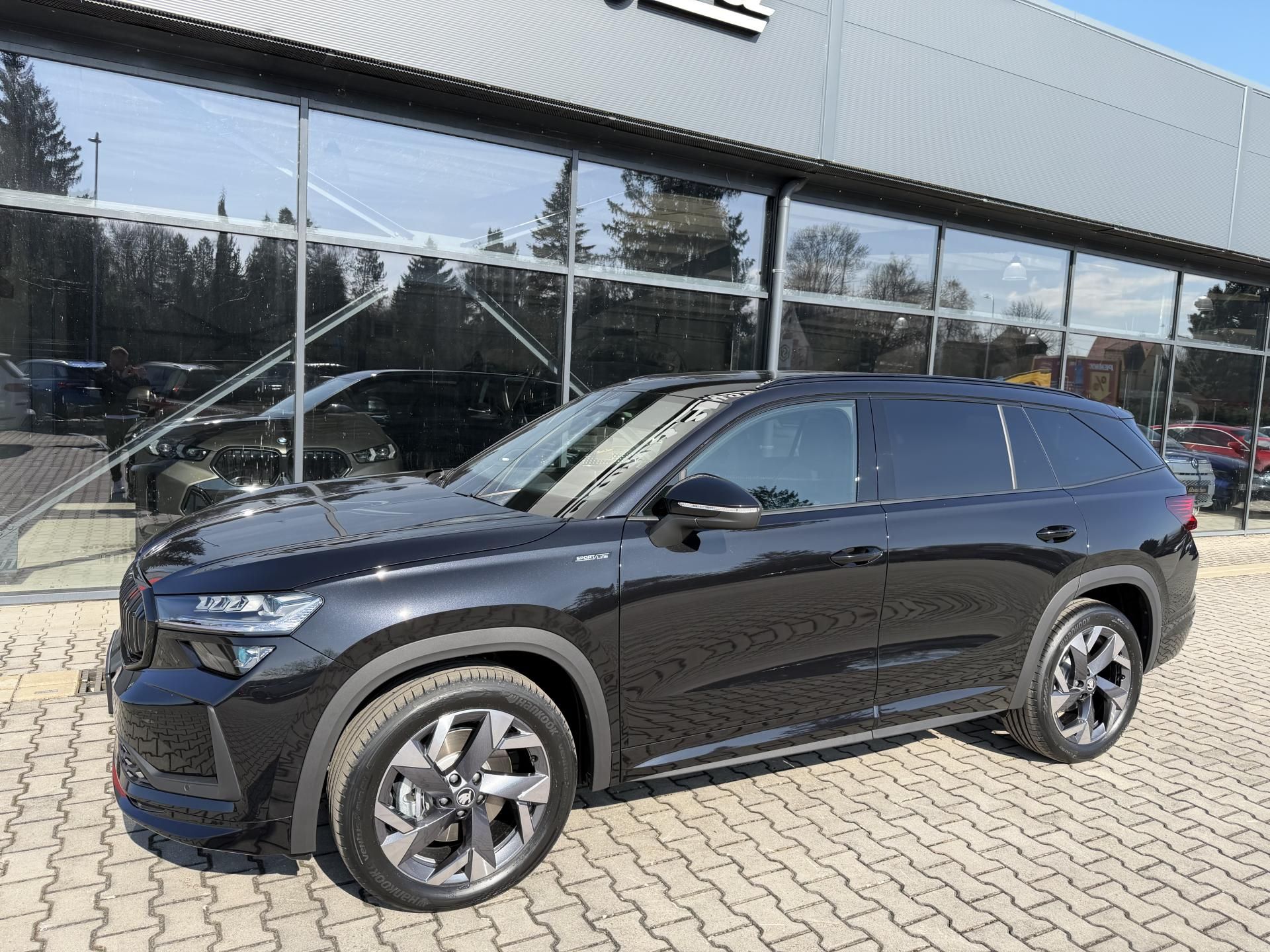 Škoda Kodiaq, 2.0TDI 142kW 4X4 SPORT R19 HUD - fotka 4