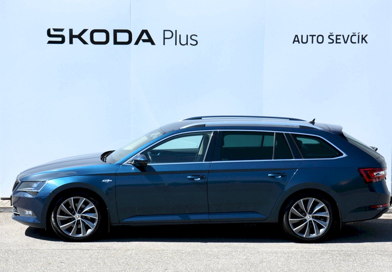 Škoda Superb, Combi 2.0 TSI 162 kW L&K DSG 6 - fotka 3