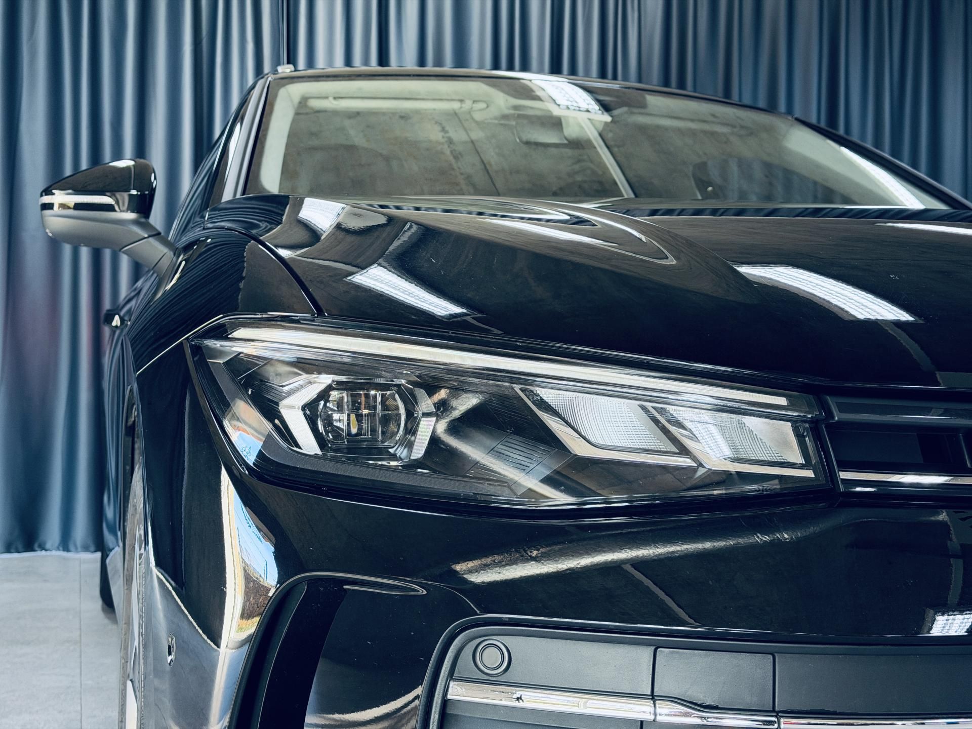 Volkswagen Passat, 1.5Tsi*TAŽ*MASAŽE*360°KAMERY* - fotka 4