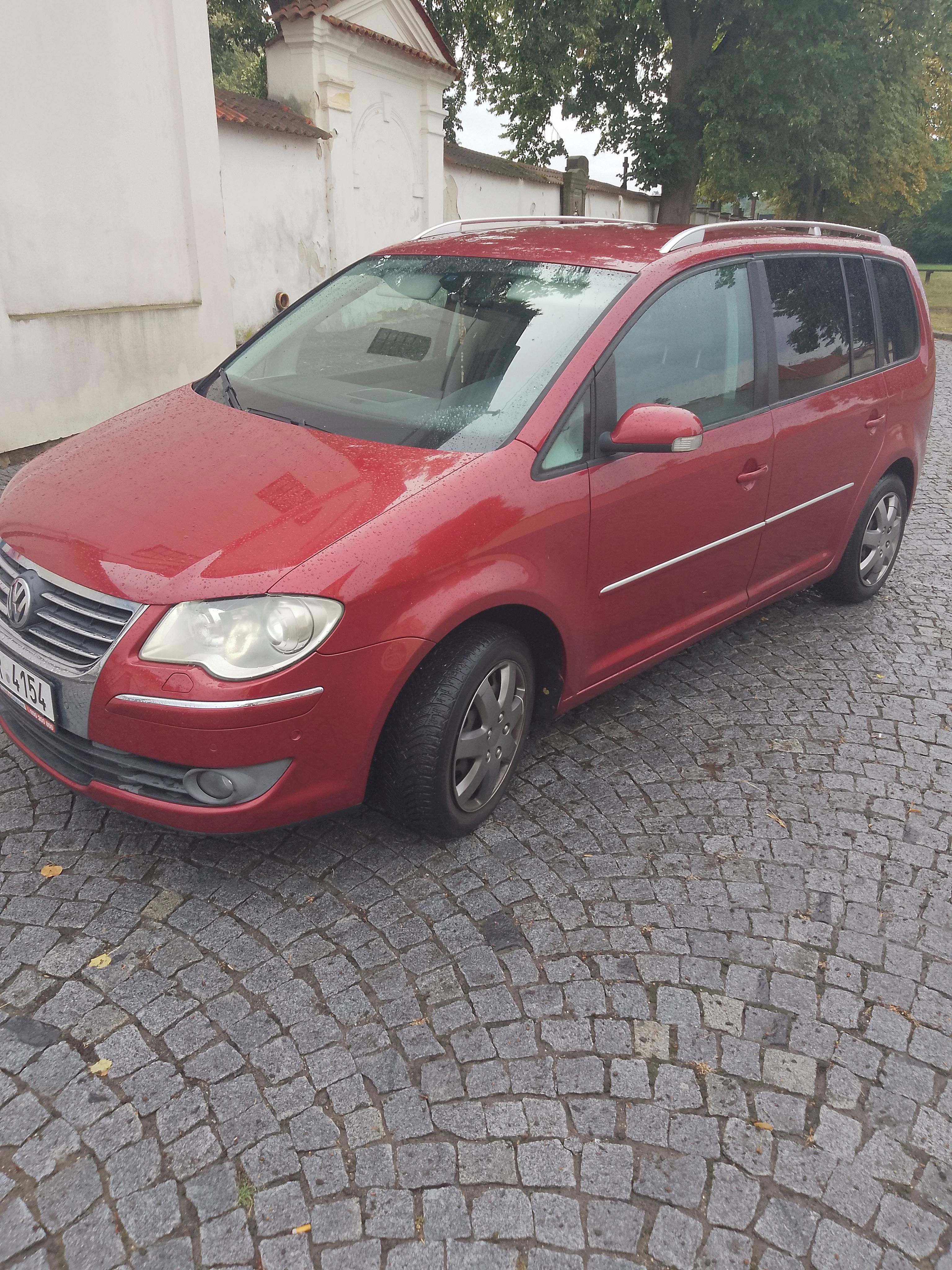 Volkswagen Touran - fotka 2