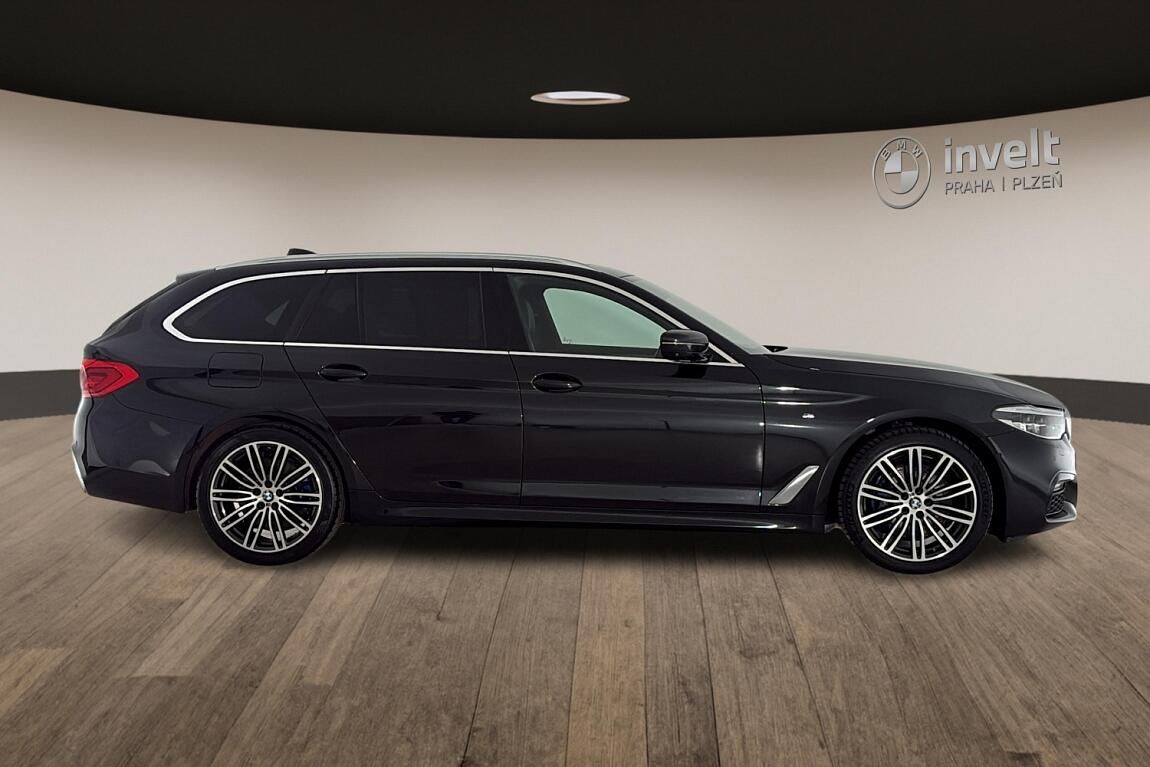 BMW Řada 5, 530d xDrive - fotka 2