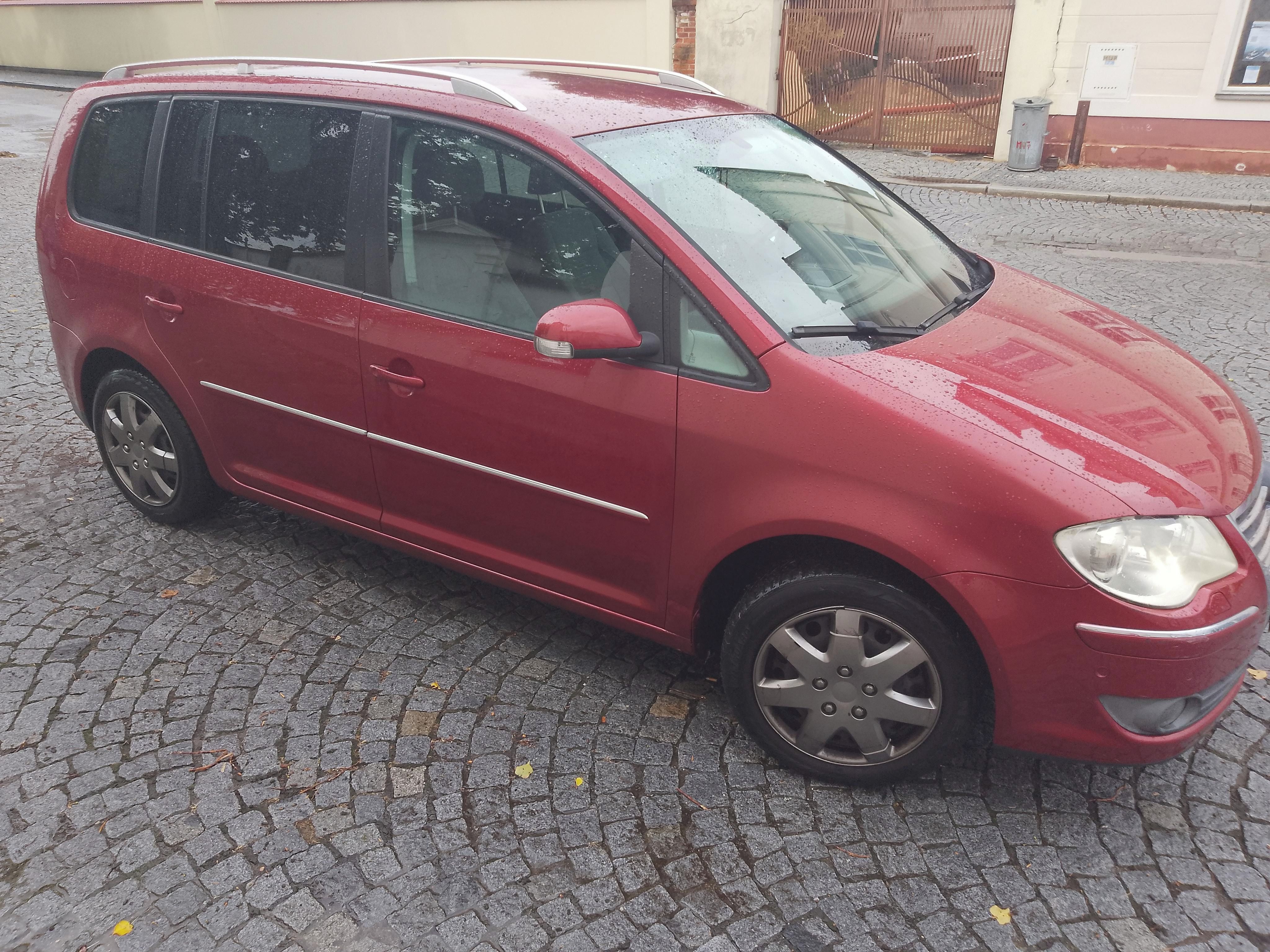 Volkswagen Touran - fotka 4
