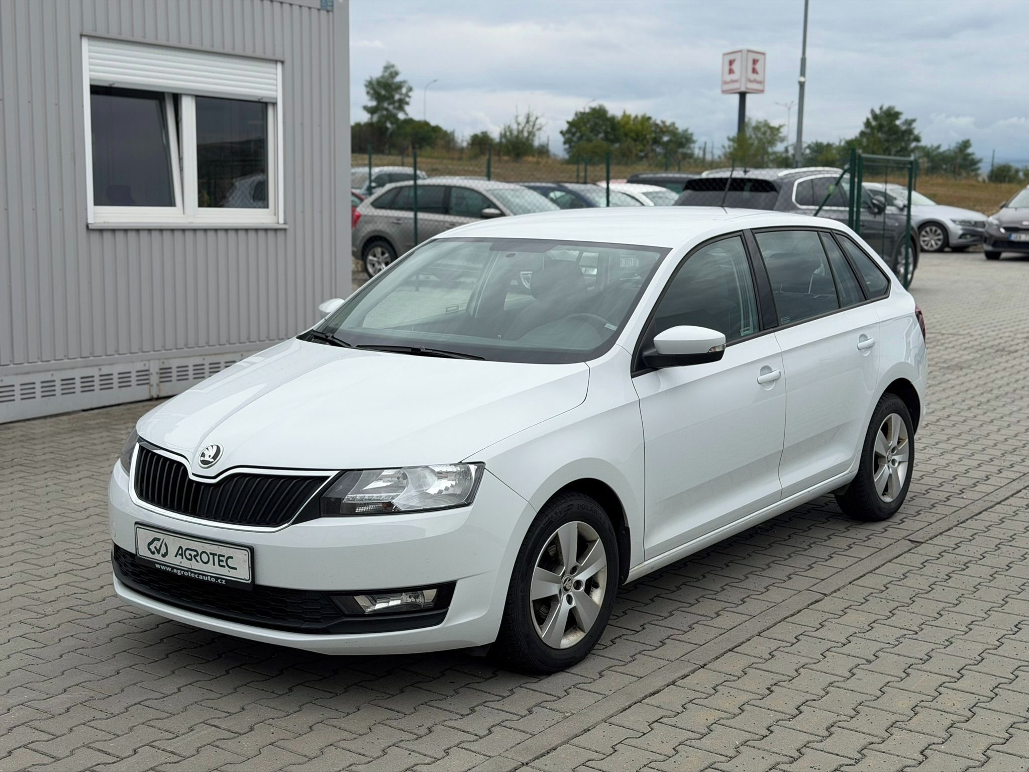 Škoda Rapid, 1.0 TSI 70 kW Ambition SB - fotka 3