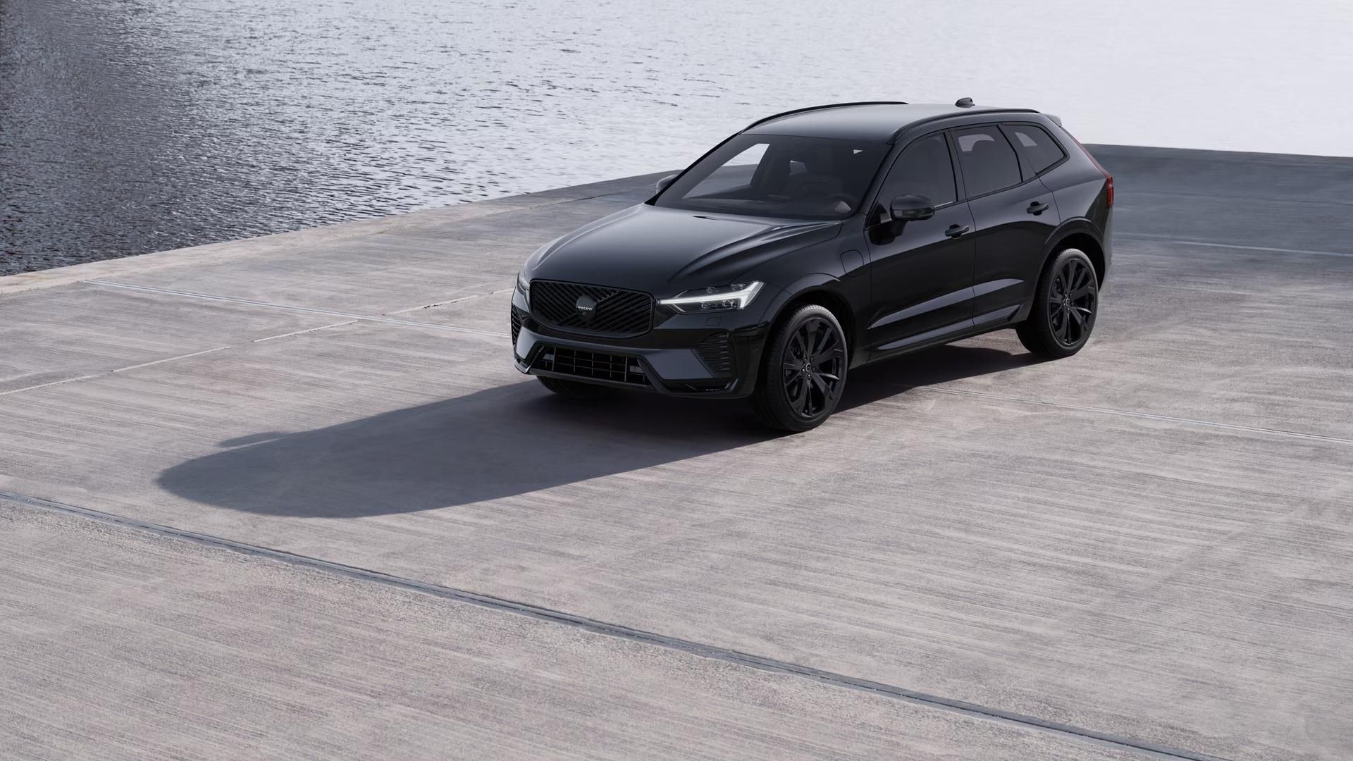 Volvo XC60, T6 AWD AUT PLUS BLACK EDITION - fotka 2