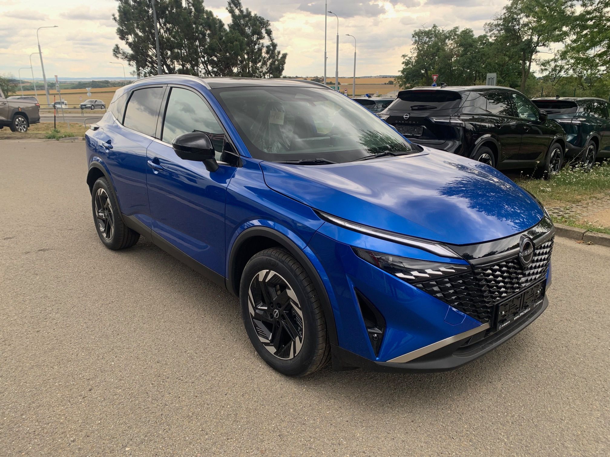 Nissan Qashqai, 1,3 DIG-T X-Tronic N-Connecta - fotka 3