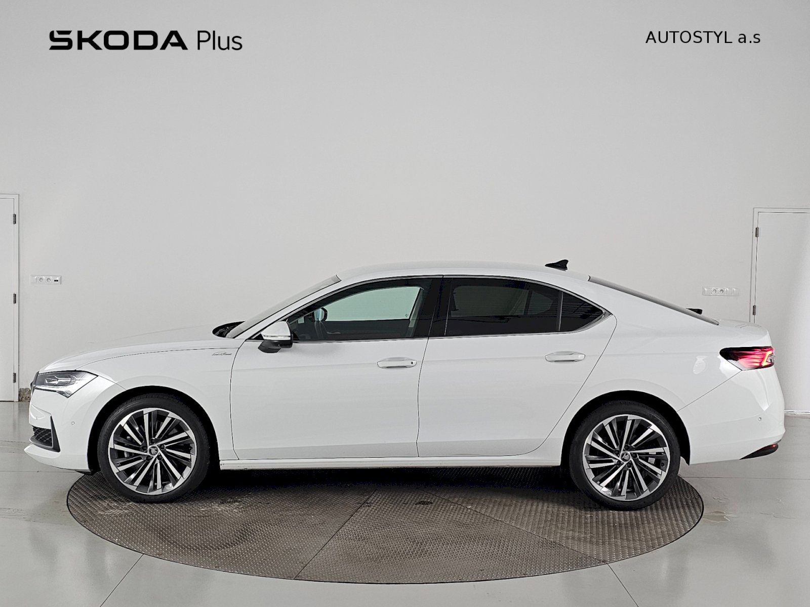 Škoda Superb, 2.0TDI 142kW 4x4 DSG LAURIN A - fotka 3