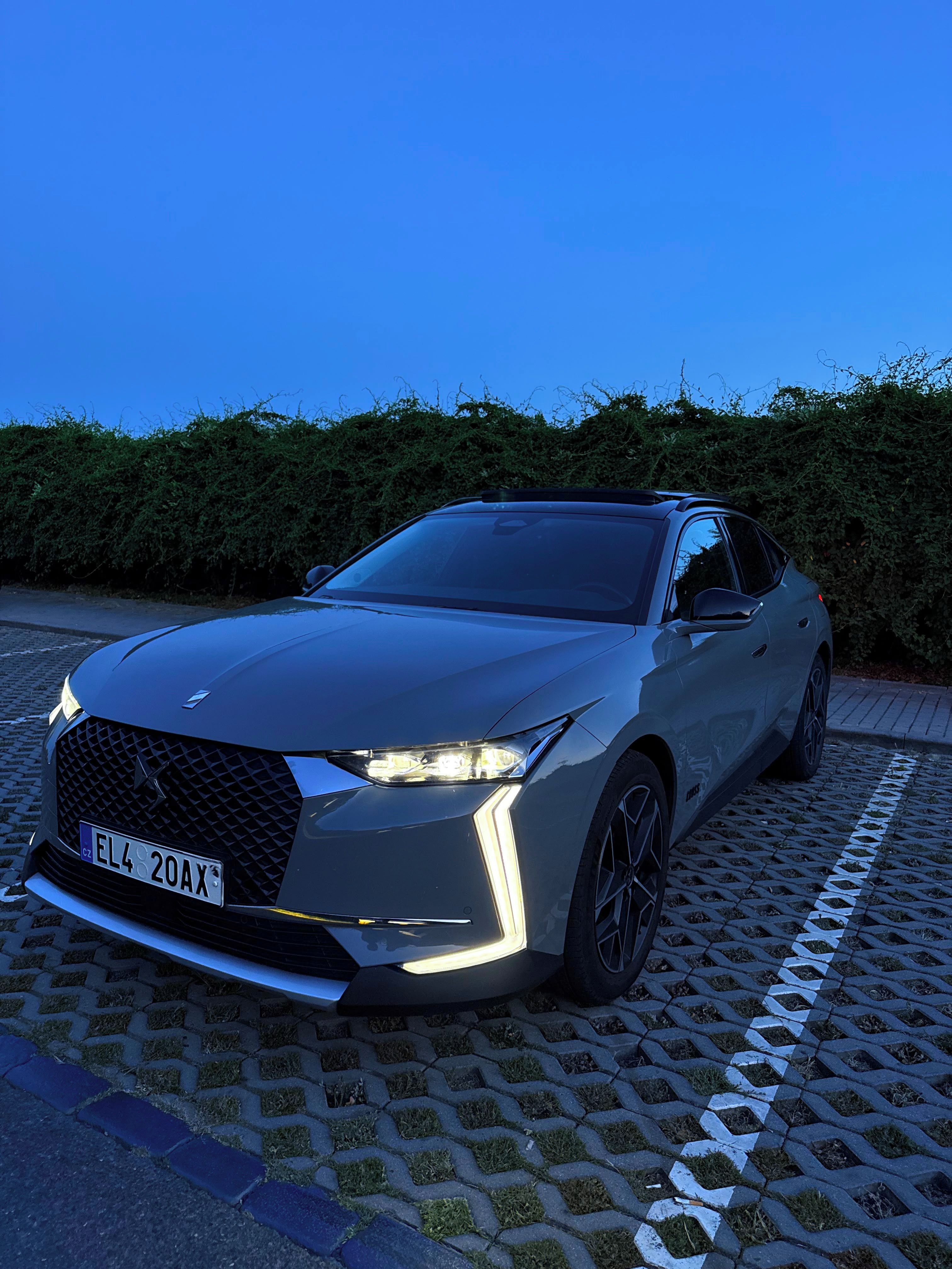 DS 4 Crossback, DS4 RIV. CROSS 1.6 E-TENSE 165 - fotka 4