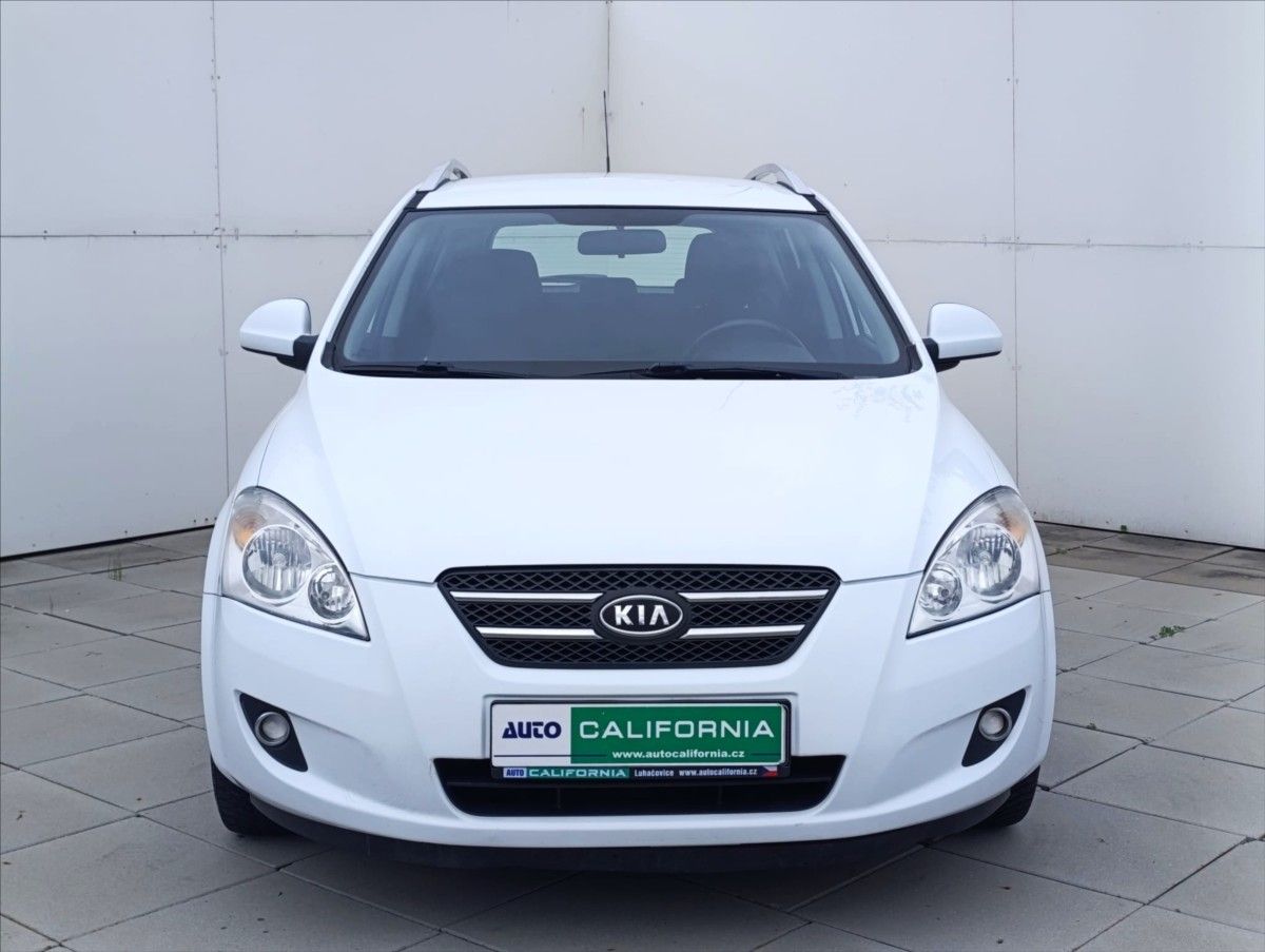 Kia Cee´d, 1,6 CVVT Aut. klimatizace ČR - fotka 3