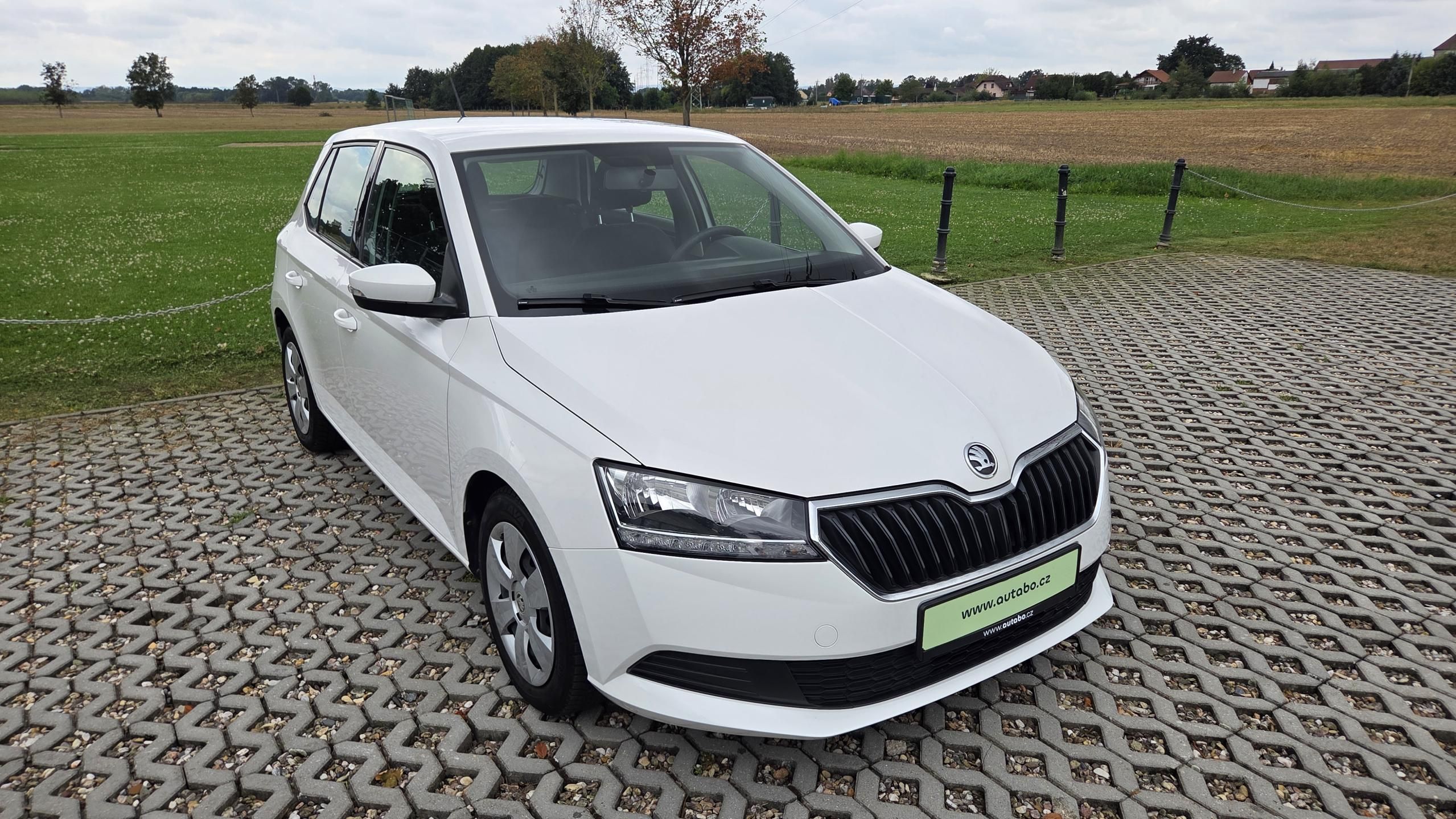 Škoda Fabia, 1.0MPI 44 kW Active CZ DPH - fotka 3