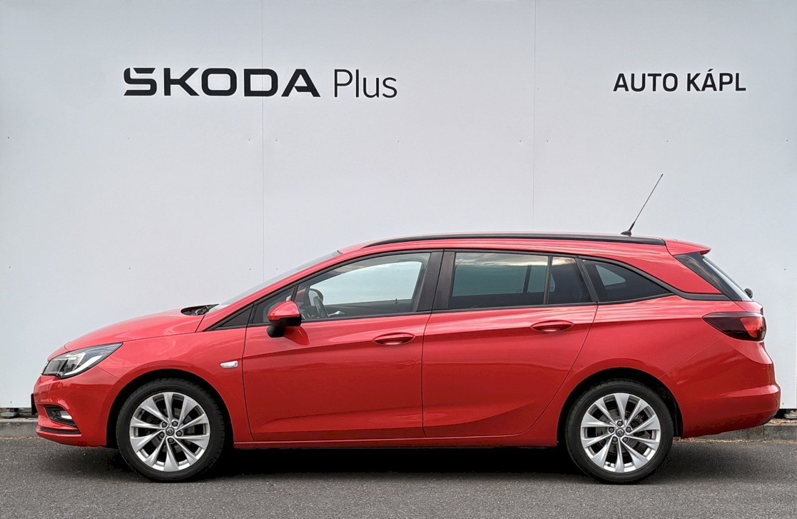 Opel Astra, 1.0 Turbo 77 kW Sports Tourer - fotka 5