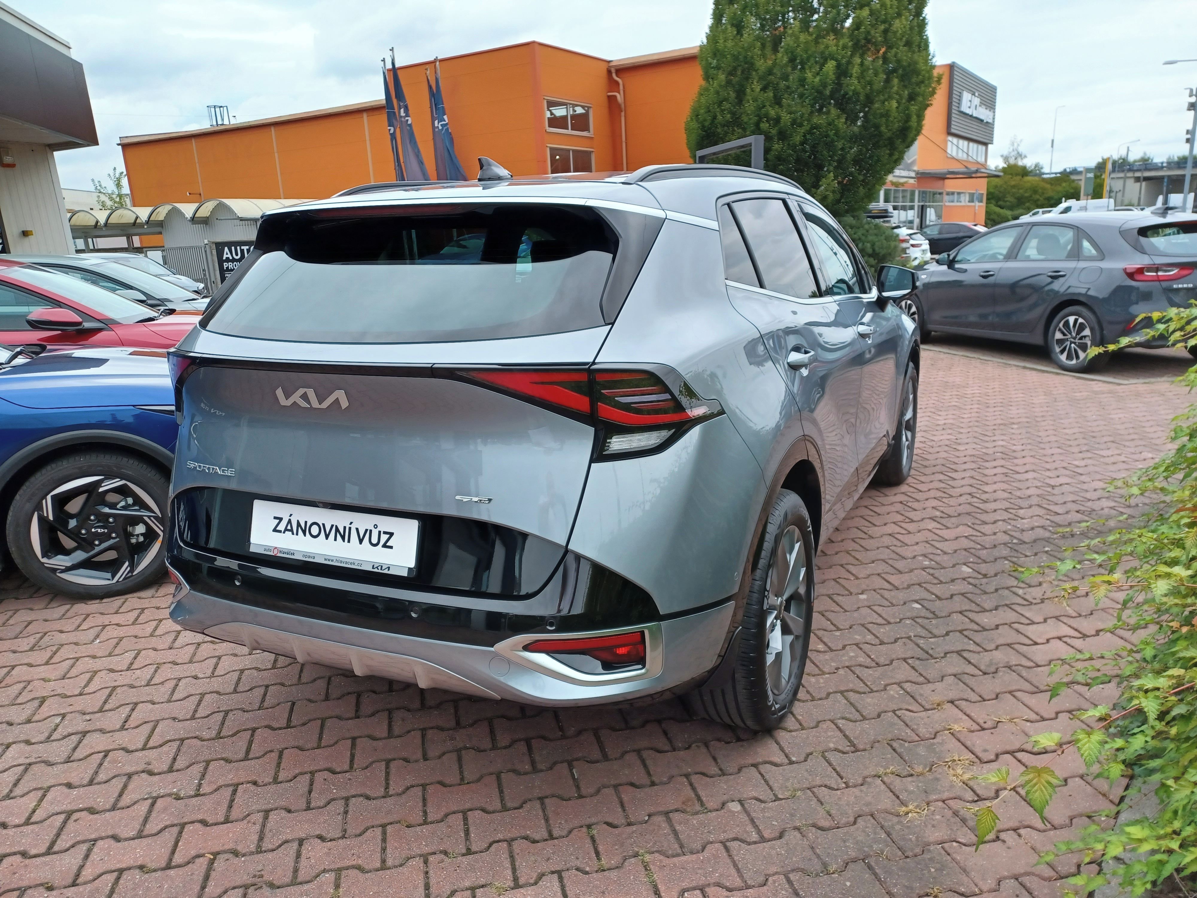 Kia Sportage, 1.6 T-GDi HEV 4x4 6AT GT LINE - fotka 4