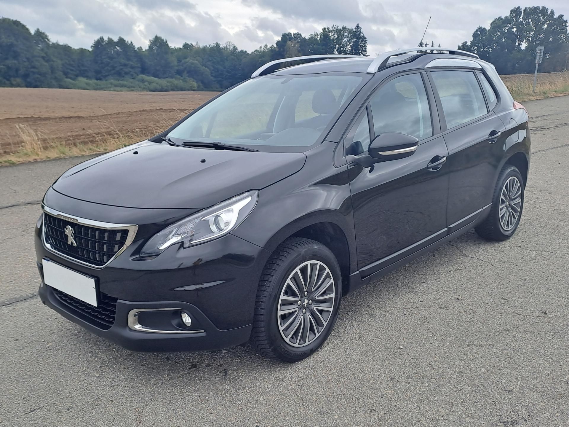 Peugeot 2008, 1.2  1. MAJITEL ČR PĚKNÝ STAV