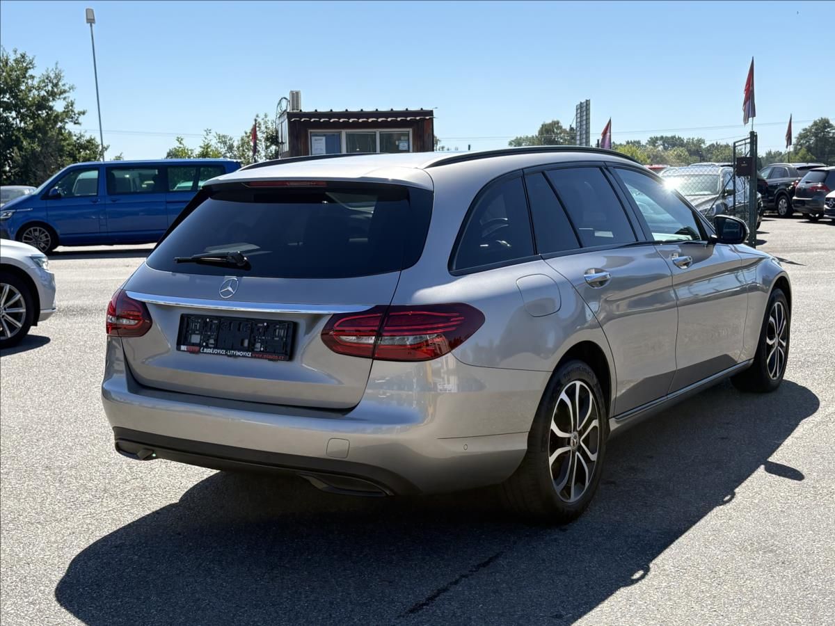 Mercedes-Benz Třídy C, 2,0 220d 143kW 4M,AVG,Led,Pano - fotka 2