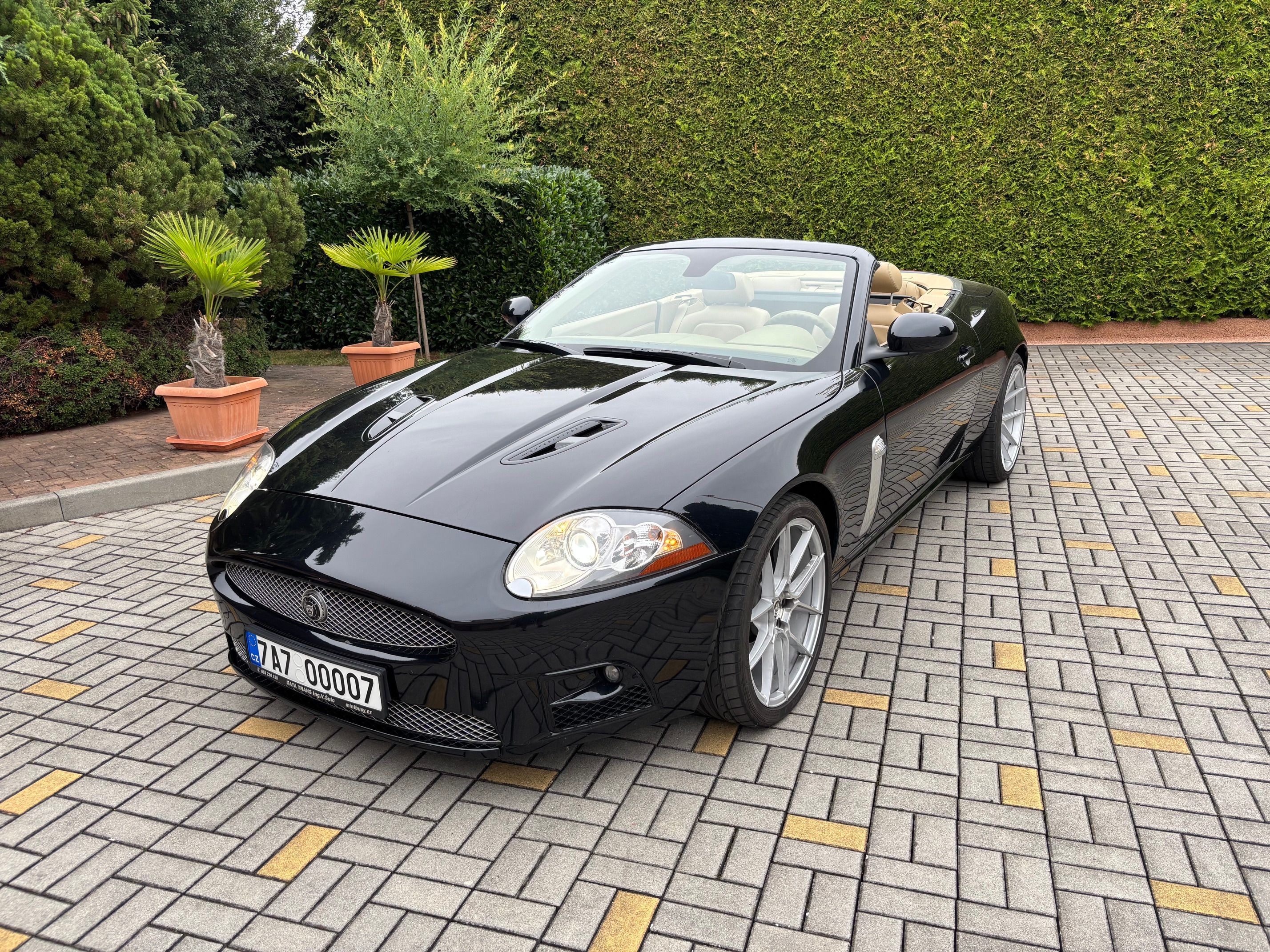 Jaguar XKR, krásné rychlé auto