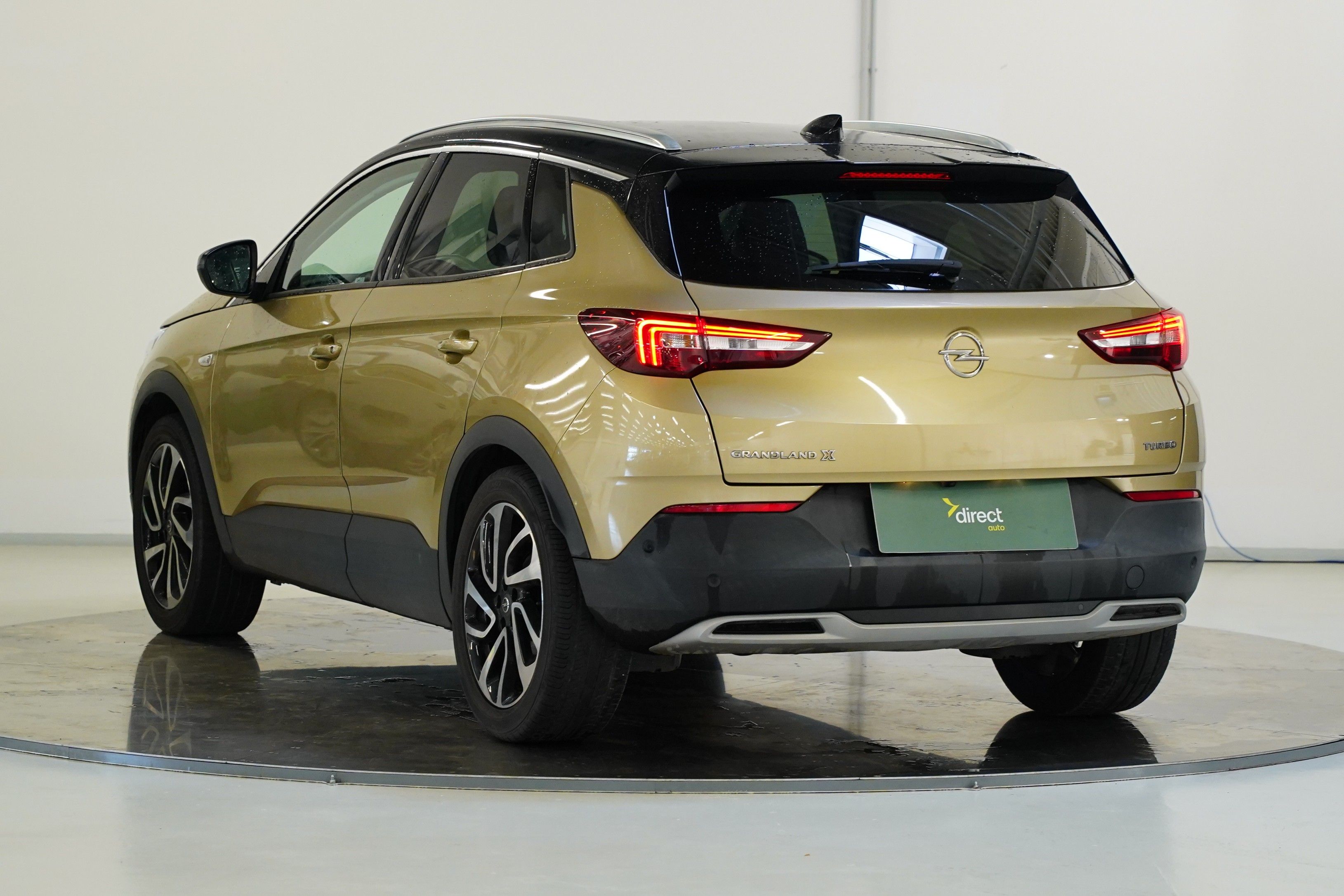 Opel Grandland X, 1.2 Turbo 96 kW Dynamic - fotka 2