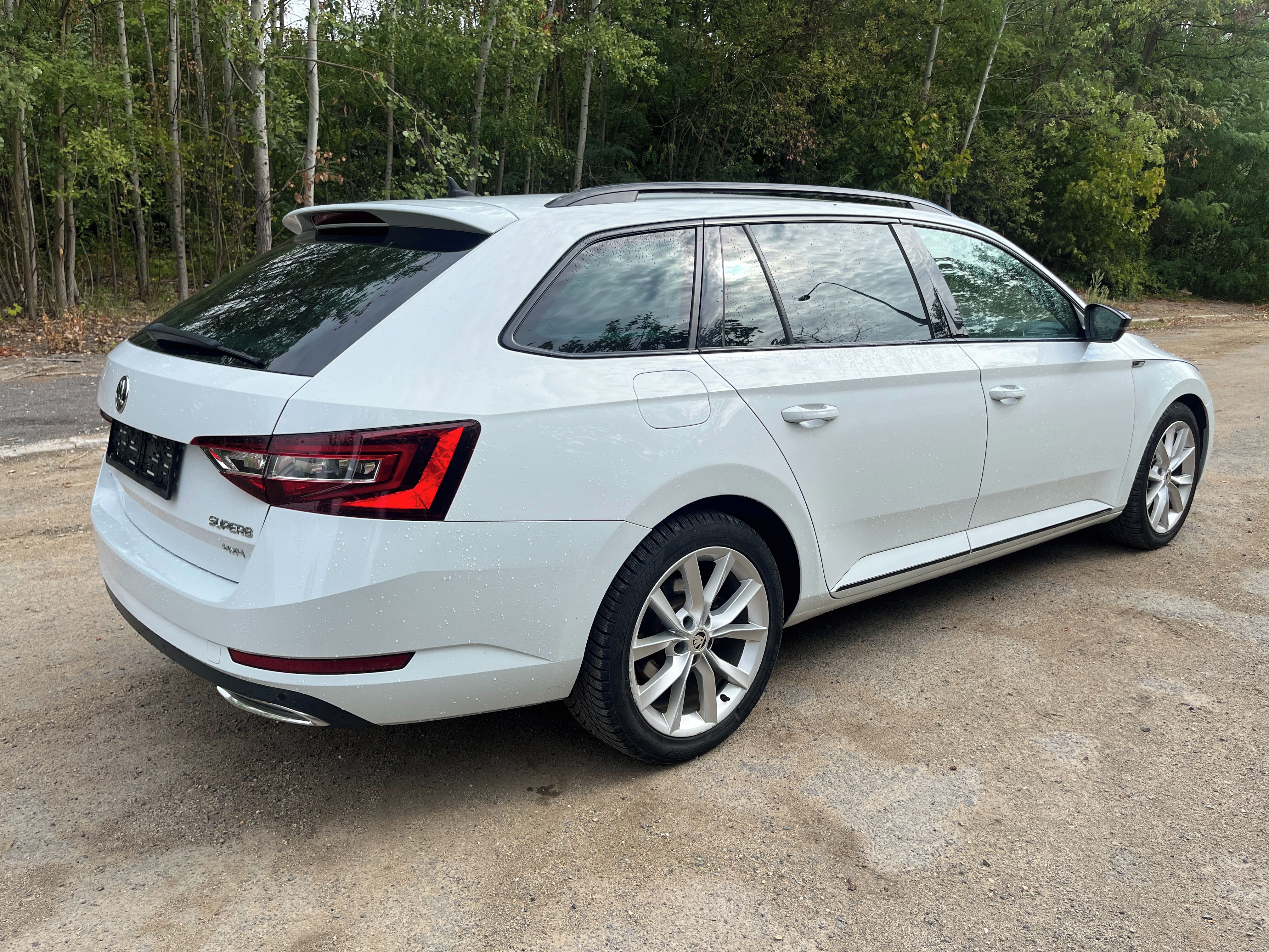 Škoda Superb, 2.0Tdi 140kw 4x4 sportline - fotka 6