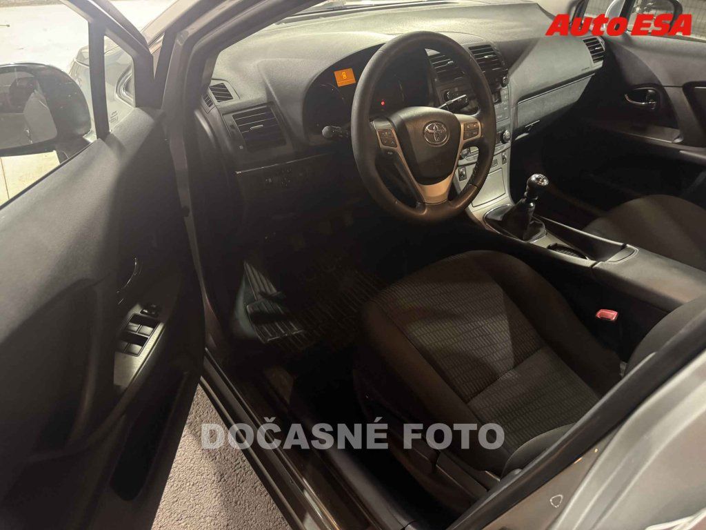 Toyota Avensis, 1.8i - fotka 3