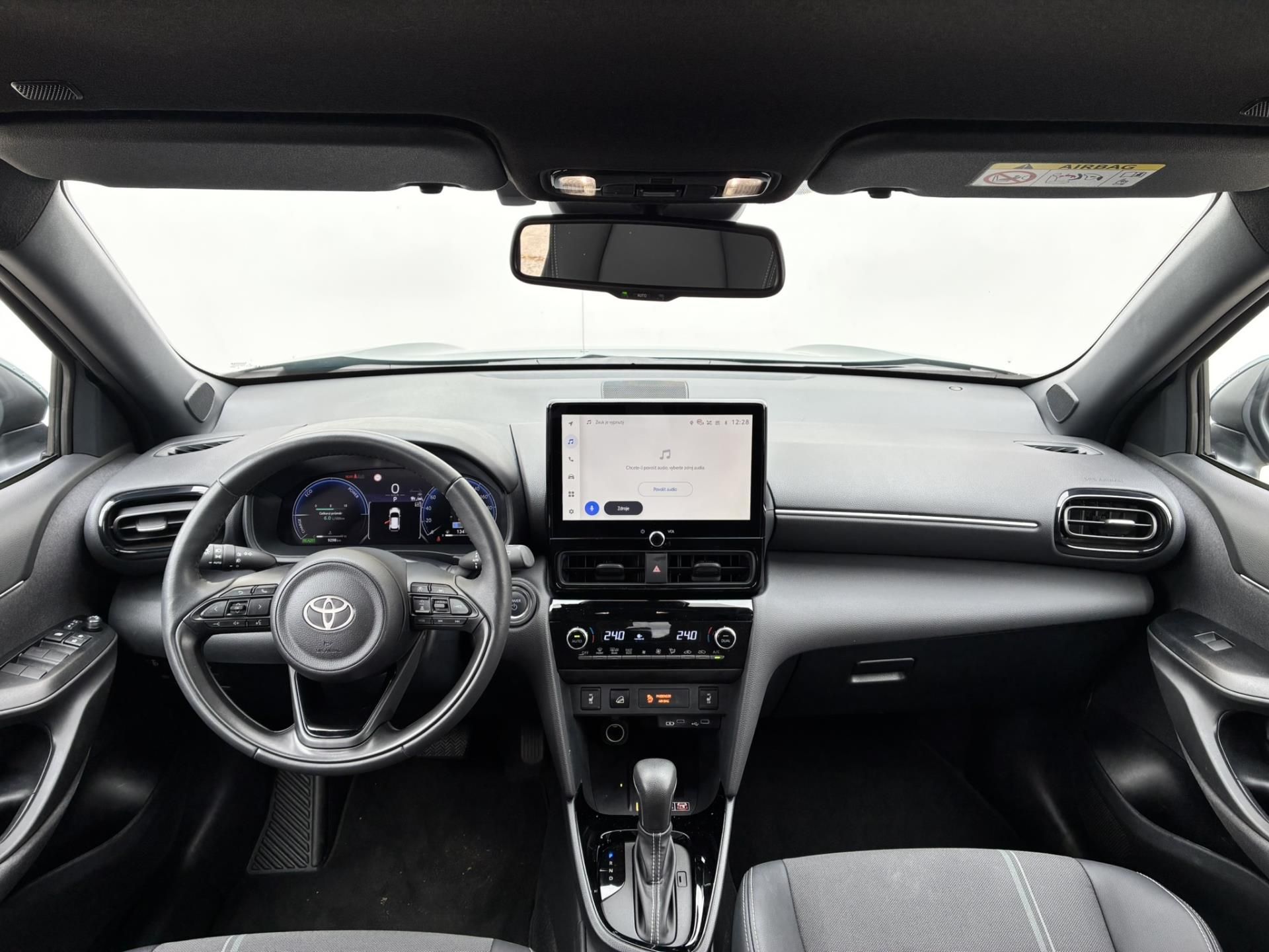 Toyota Yaris Cross, 1.5 HSD 130k e-CVT AWD Executi - fotka 5