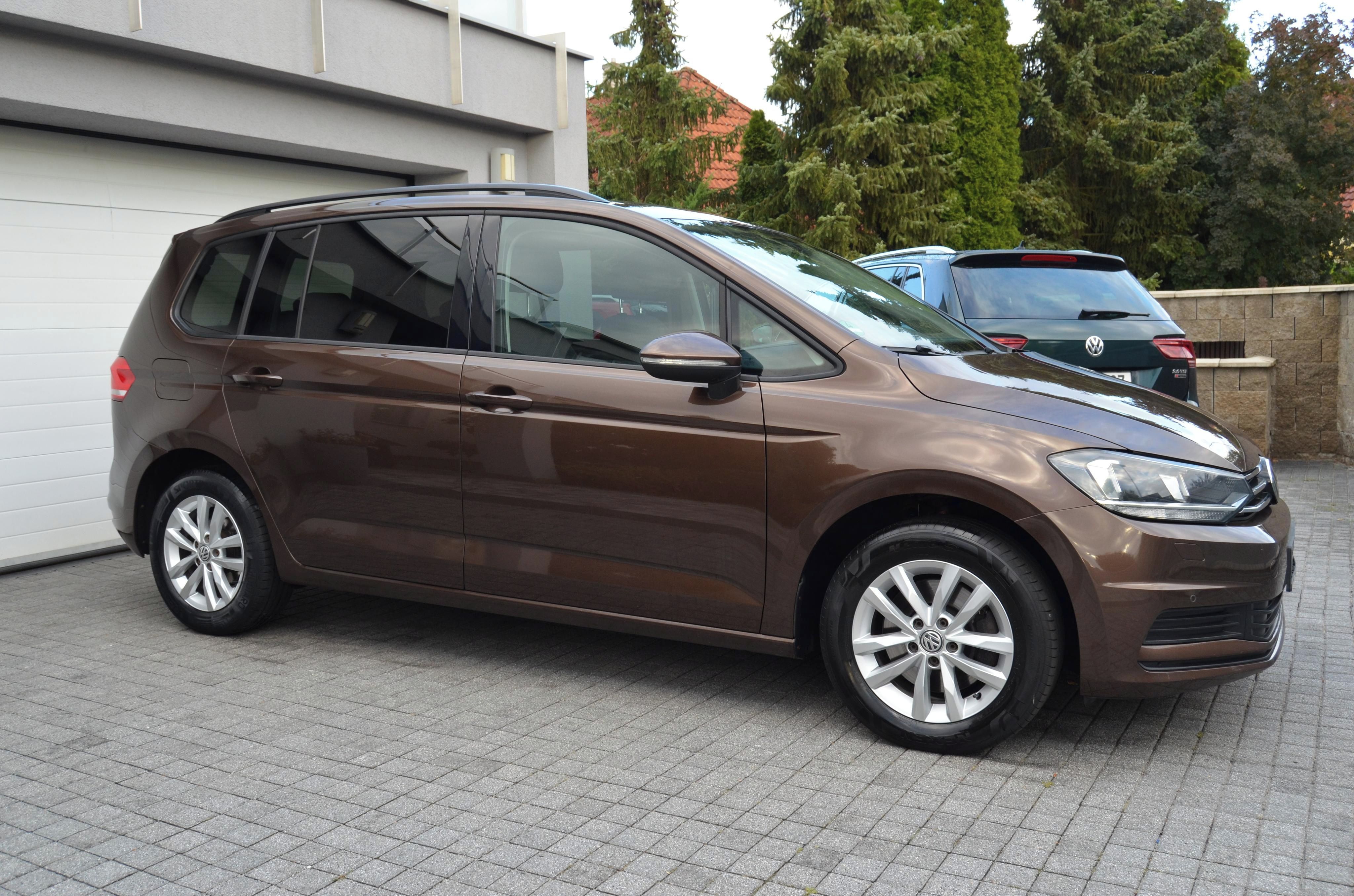 Volkswagen Touran, 1.2 TSI 7 míst - fotka 2