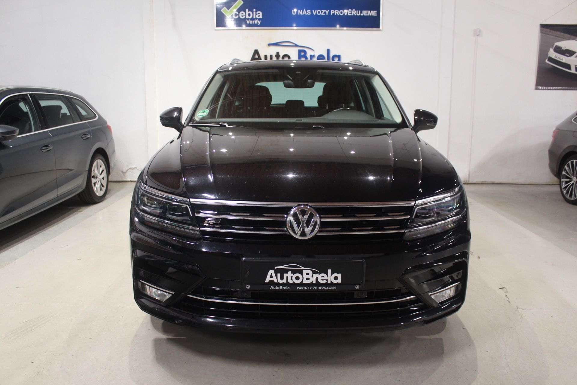 Volkswagen Tiguan, 2.0TDI R-Line Navi Tažné LED - fotka 4