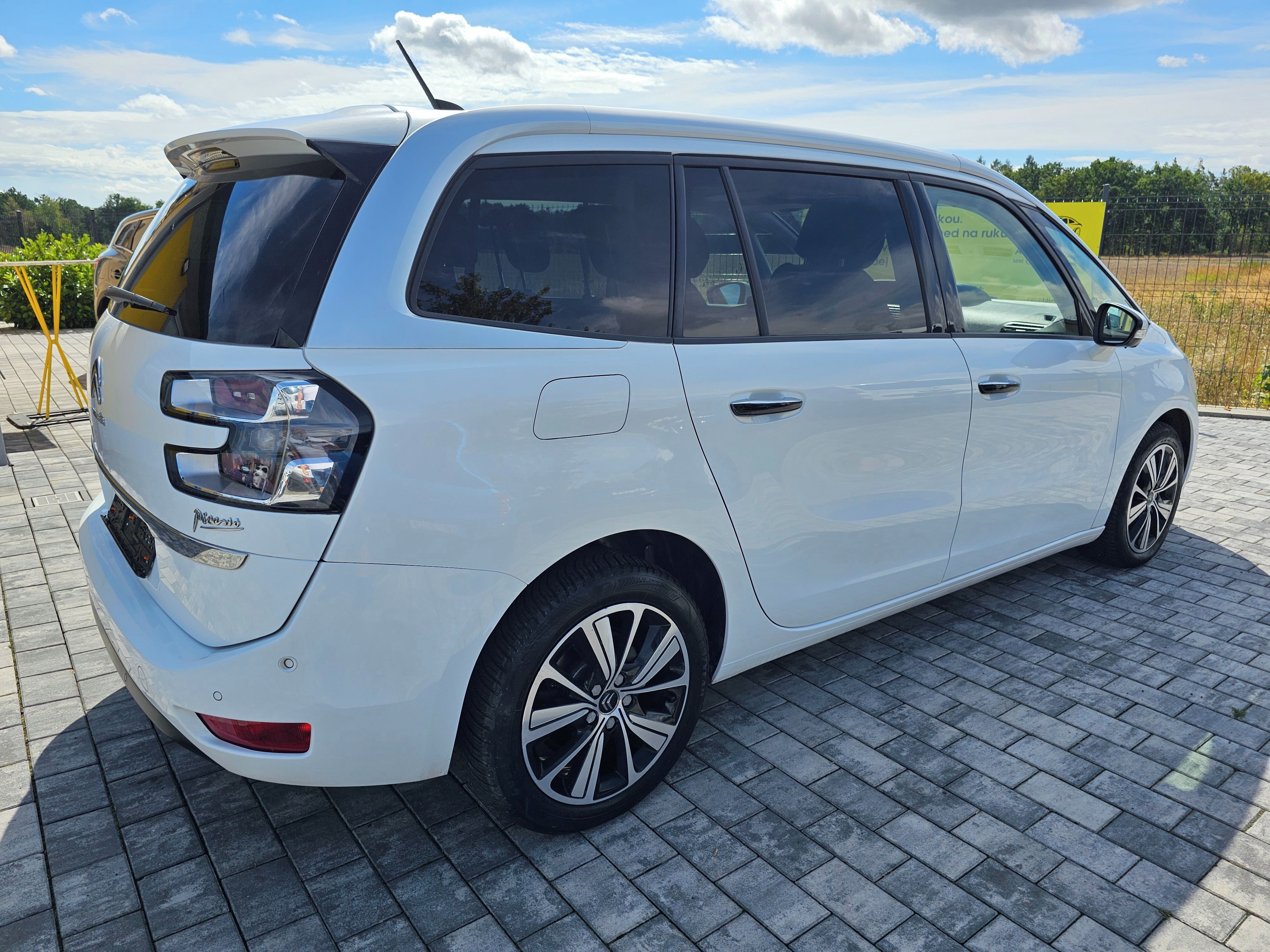 Citroën Grand C4 Picasso, 1.2 96KW,7míst,masáže,panorama - fotka 5