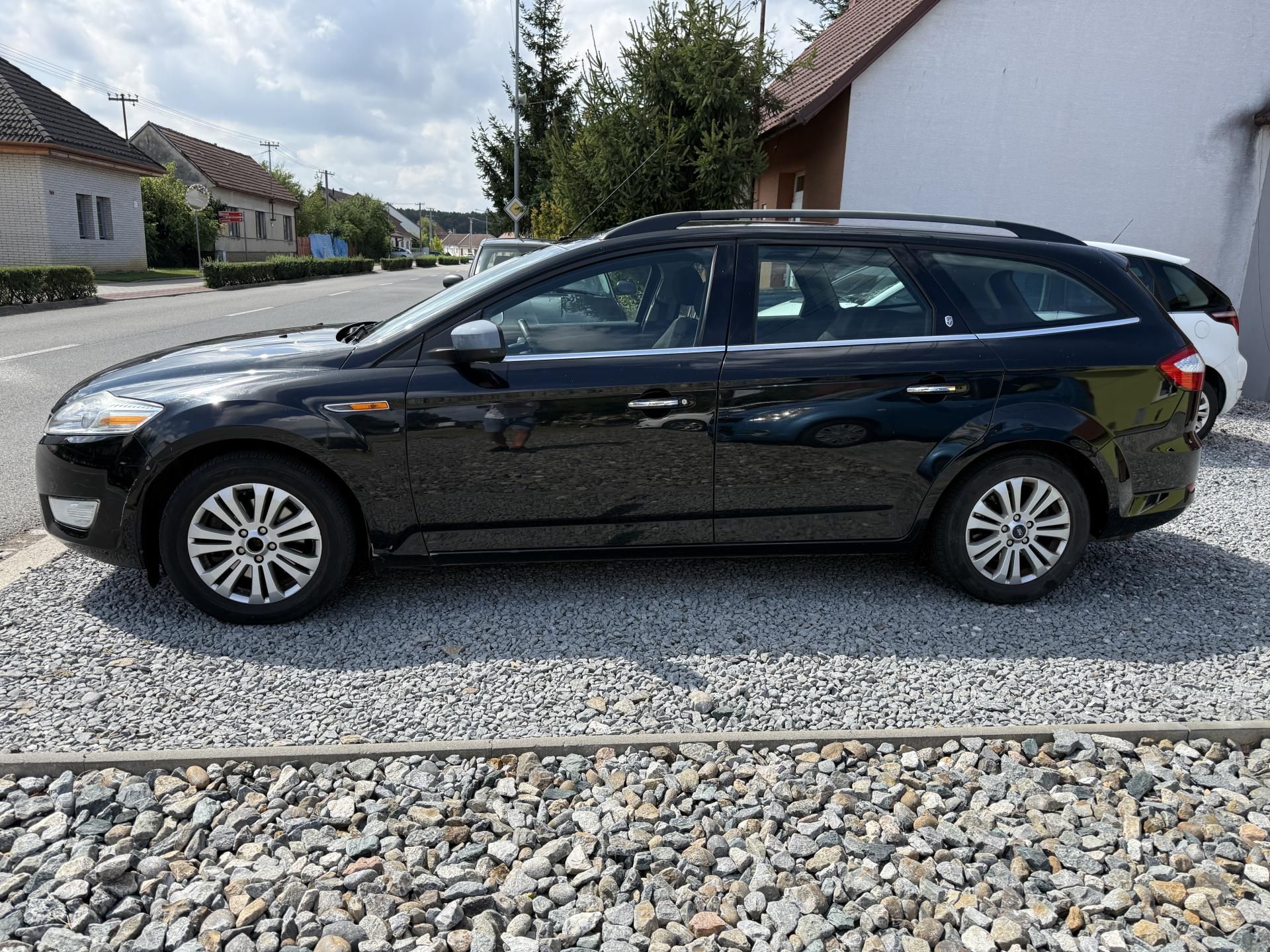 Ford Mondeo, 2.0i 107 KW ALU. - fotka 2