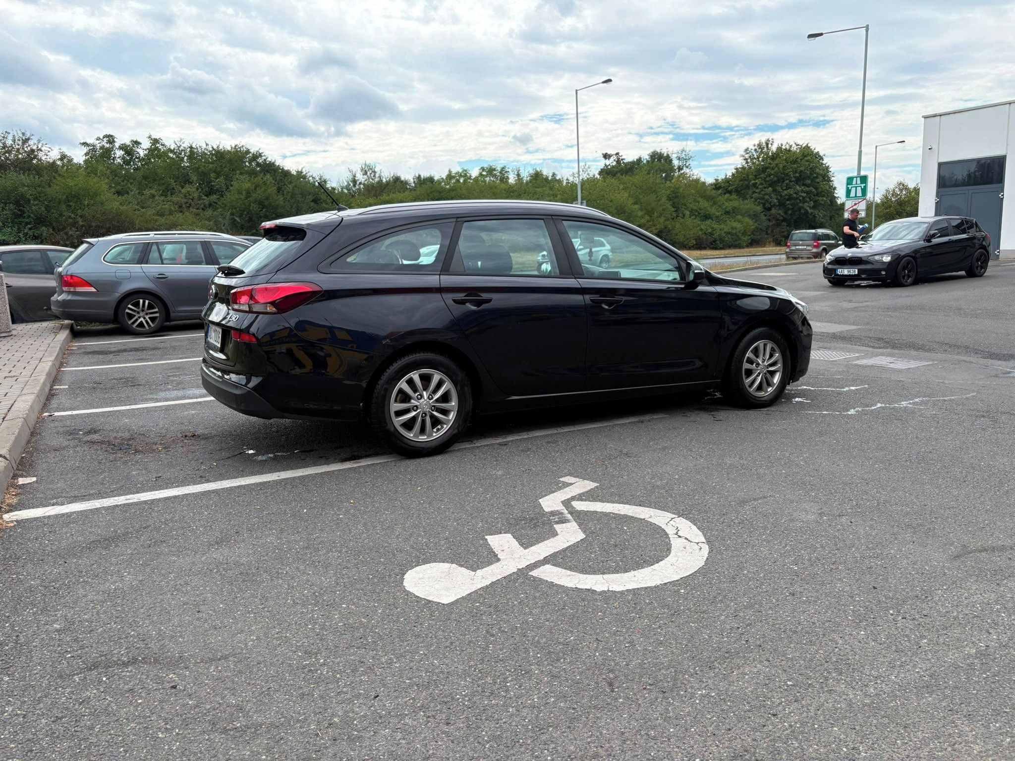 Hyundai i30, Hyundai i30 1.0 T-GDI Combi - fotka 3