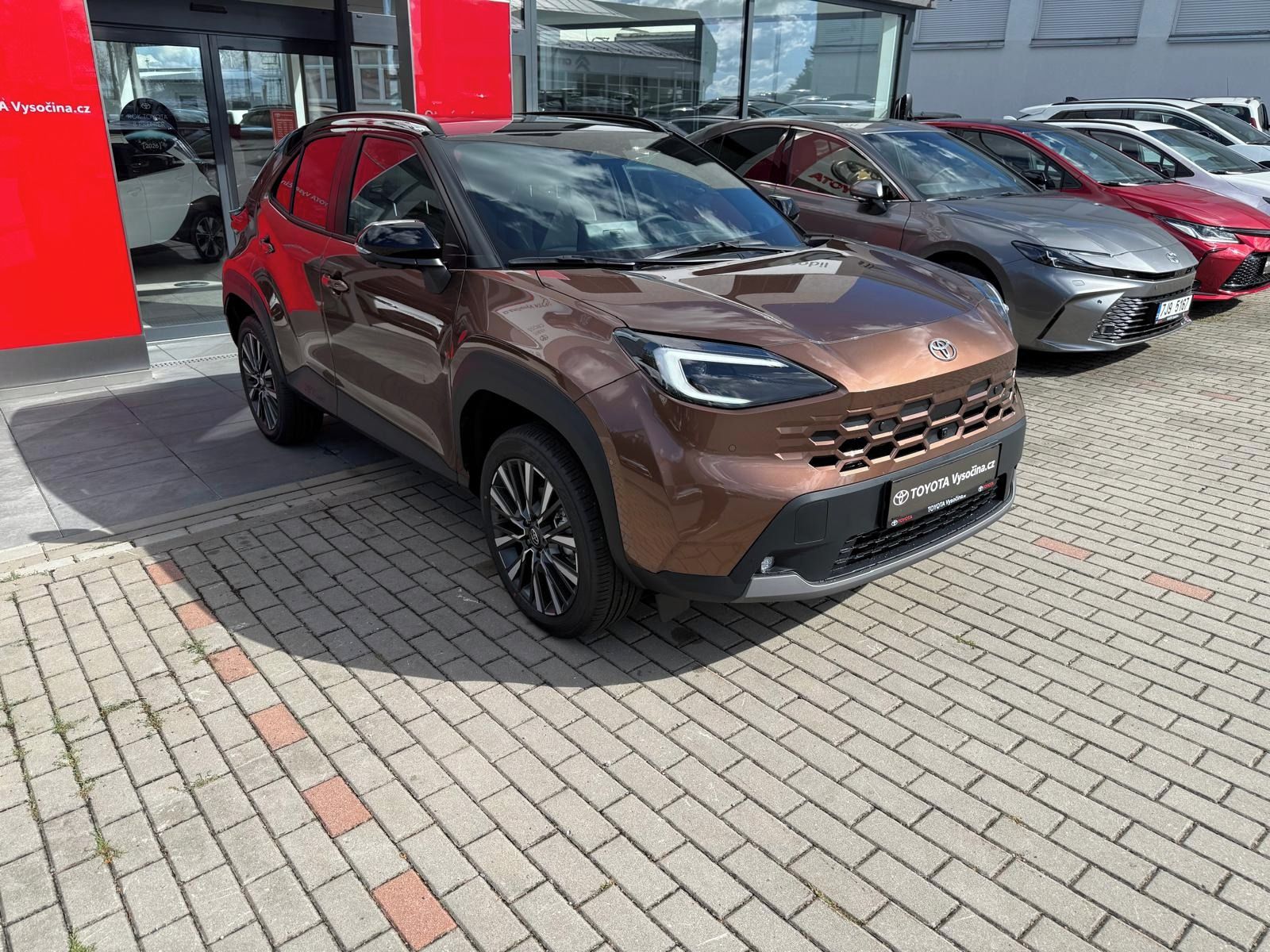 Toyota Yaris Cross, 1.5HEV 130PS 4x4 Exe. Tech VIP - fotka 4