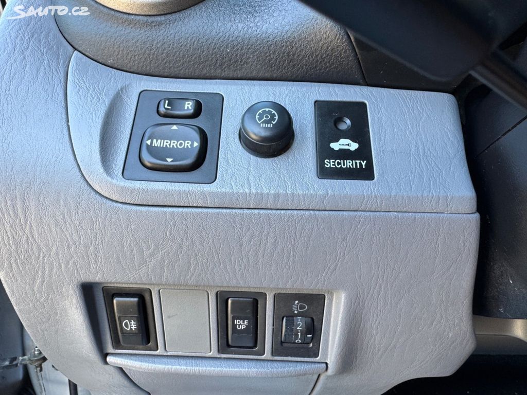 Toyota RAV4 2.0 D-4D 116 ch 4x4 • 3 portes • Boîte manuelle • Clim